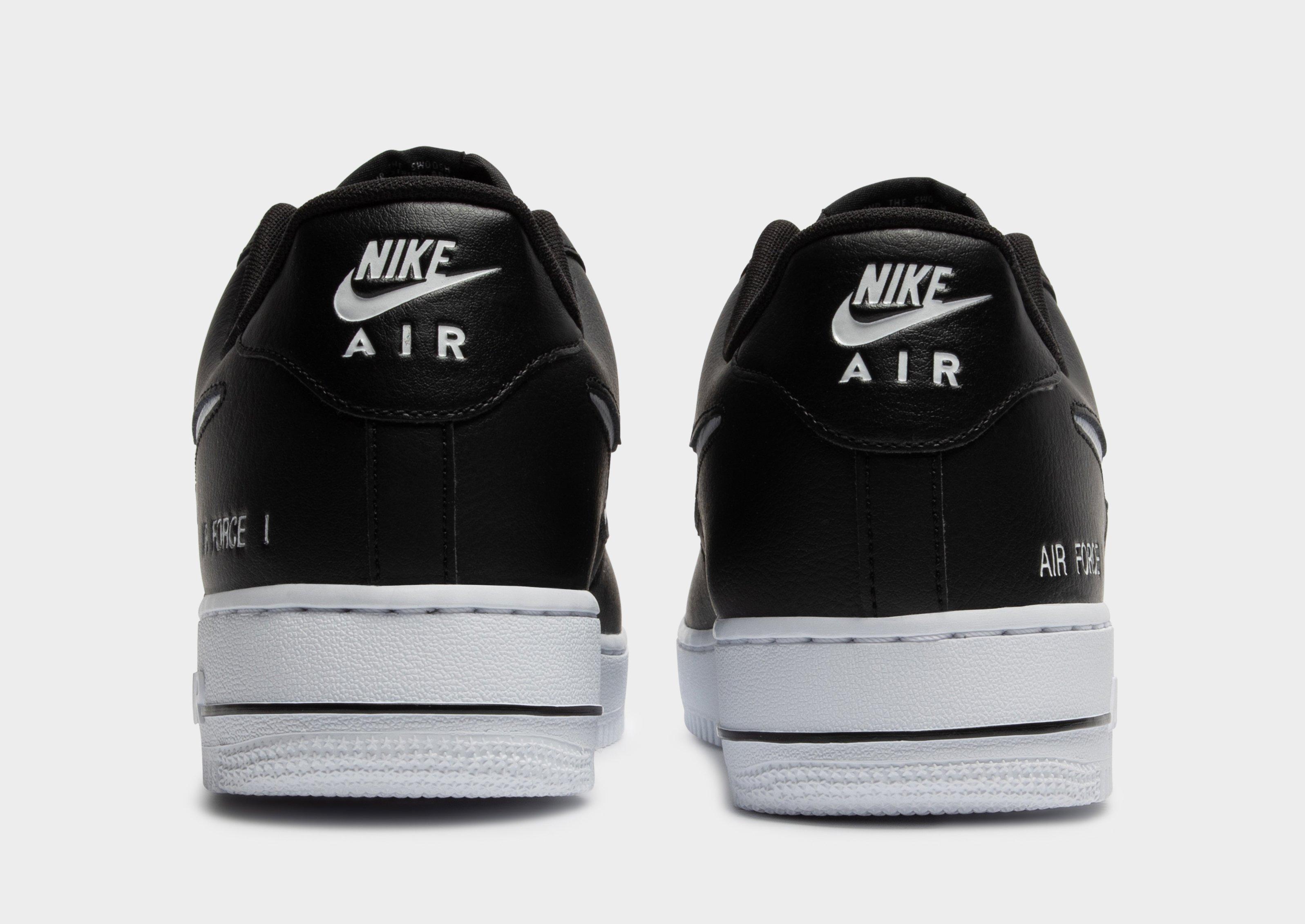 black nike air force 1 lv8