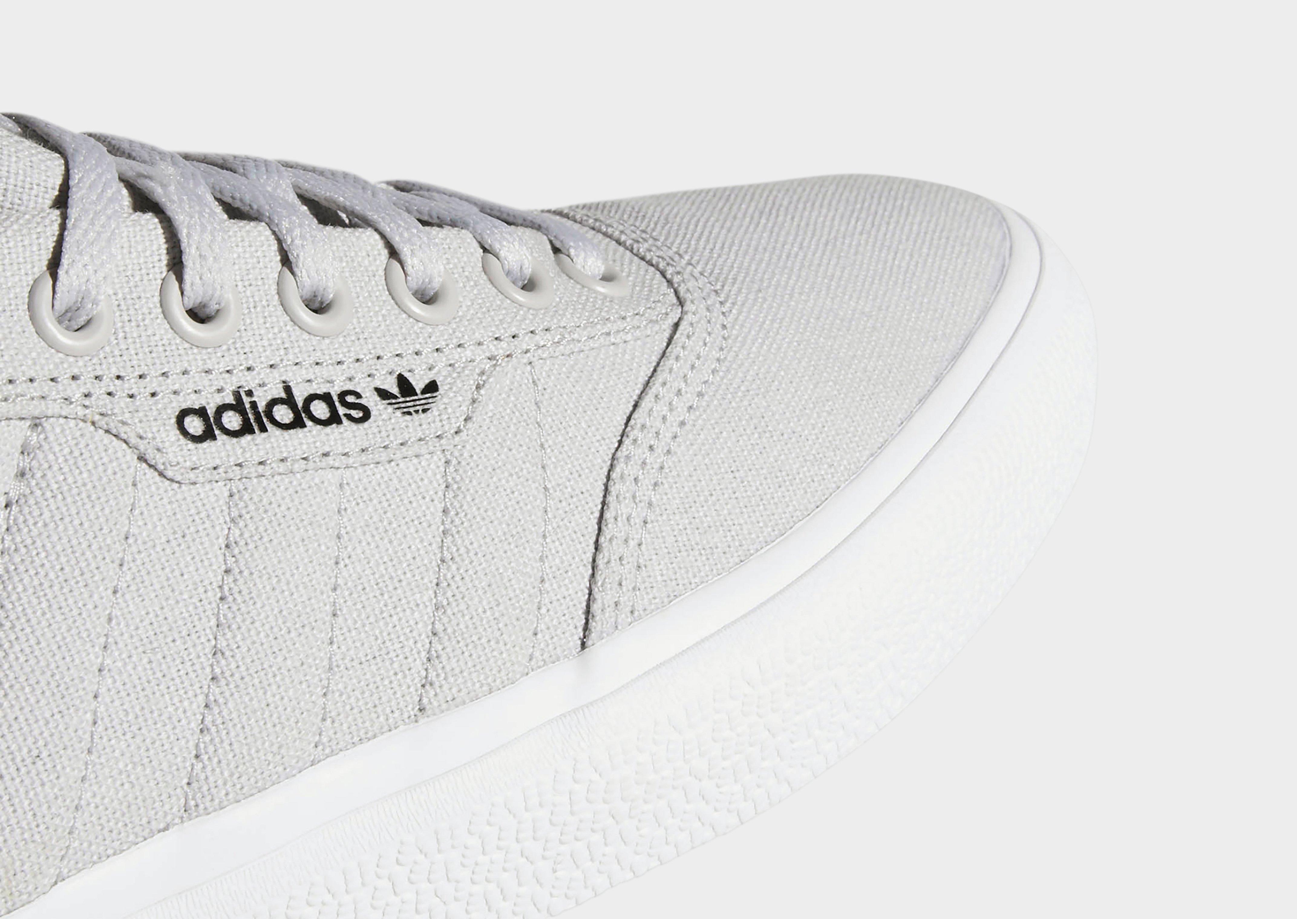 adidas skateboarding 3mc vulc trainer in white