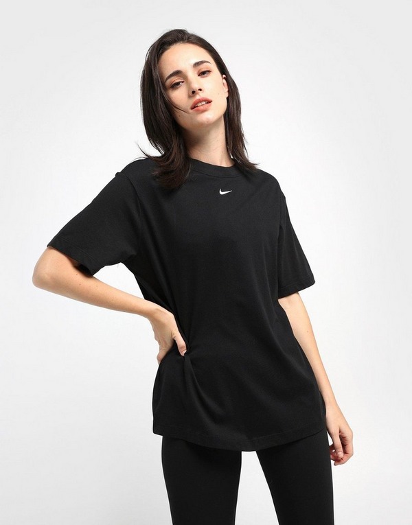Nike เสื้อยืดผู้หญิง Essential