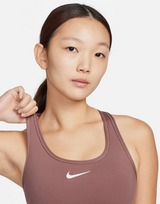 Nike สปอร์ตบราผู้หญิง Swoosh Medium Support Padded