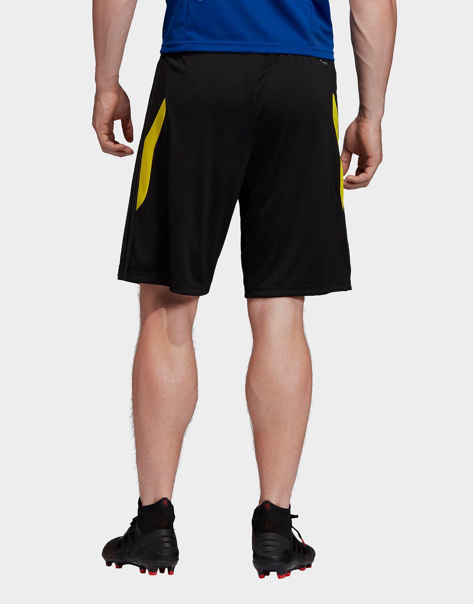 man utd training shorts