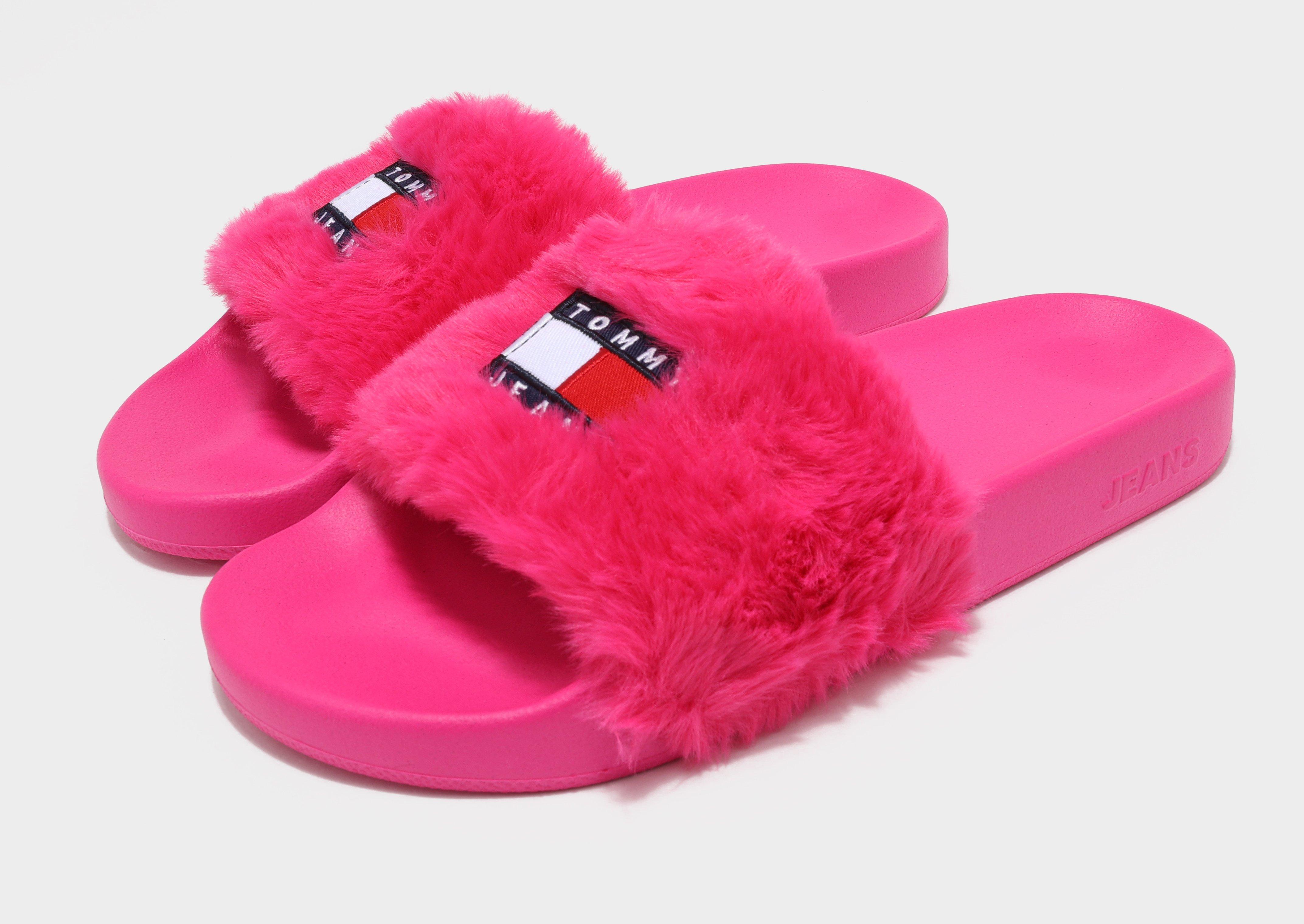 Pink deals tommy sliders