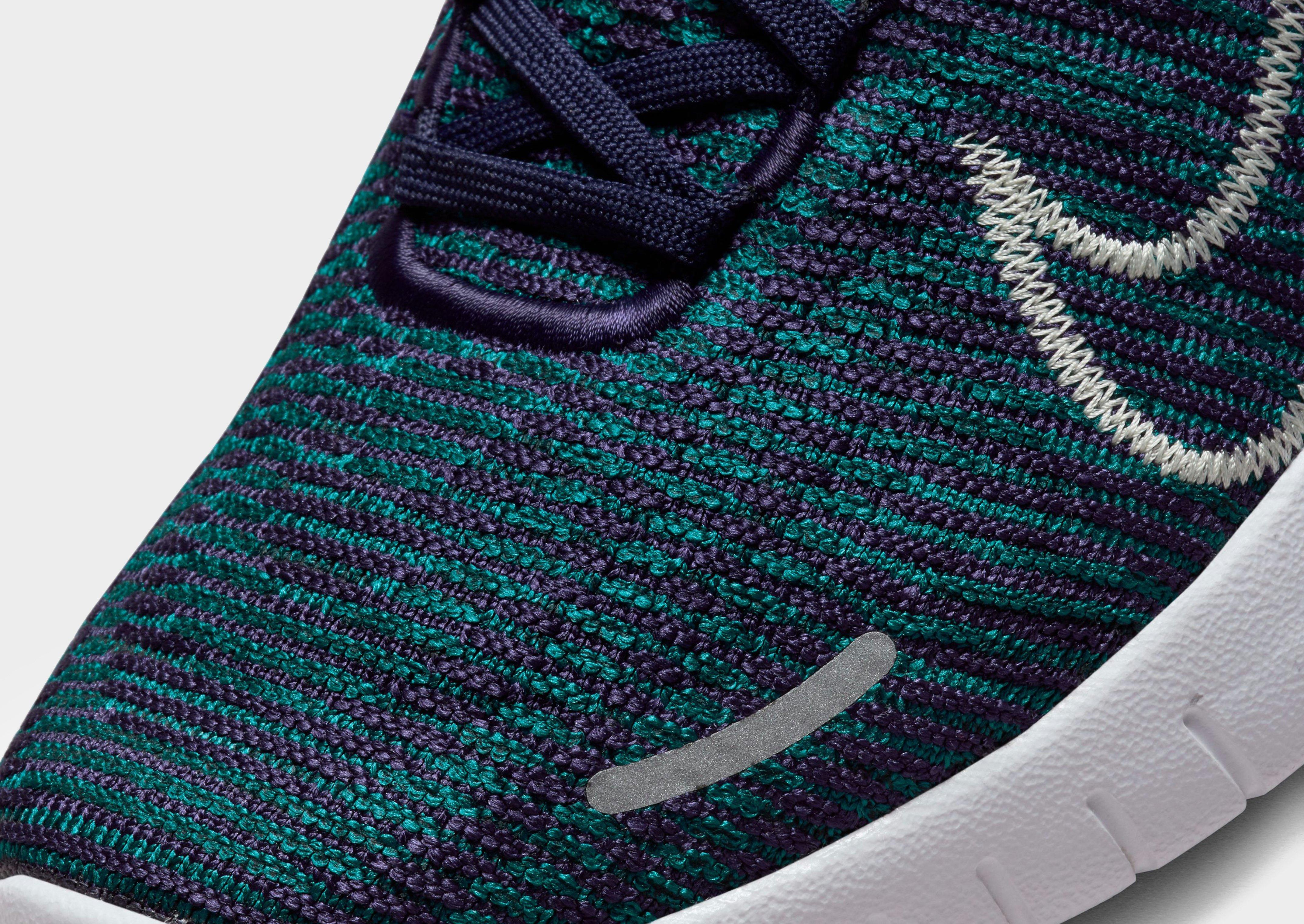 teal nike free