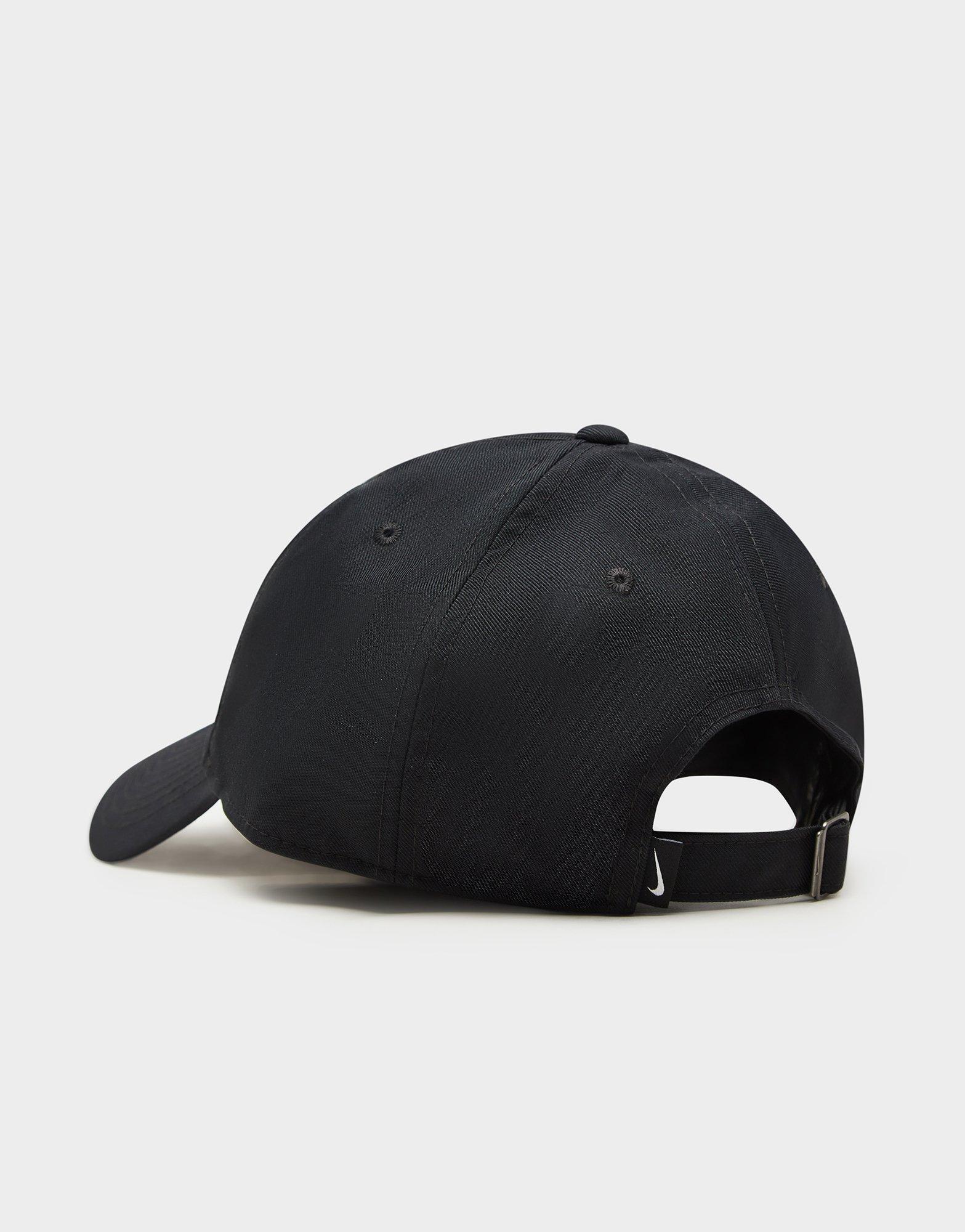 White and black deals nike hat