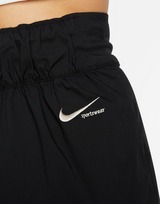 Nike กางเกงขาสั้นผู้หญิง Sportswear Collection