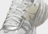 Nike รองเท้าผู้หญิง V2K Run