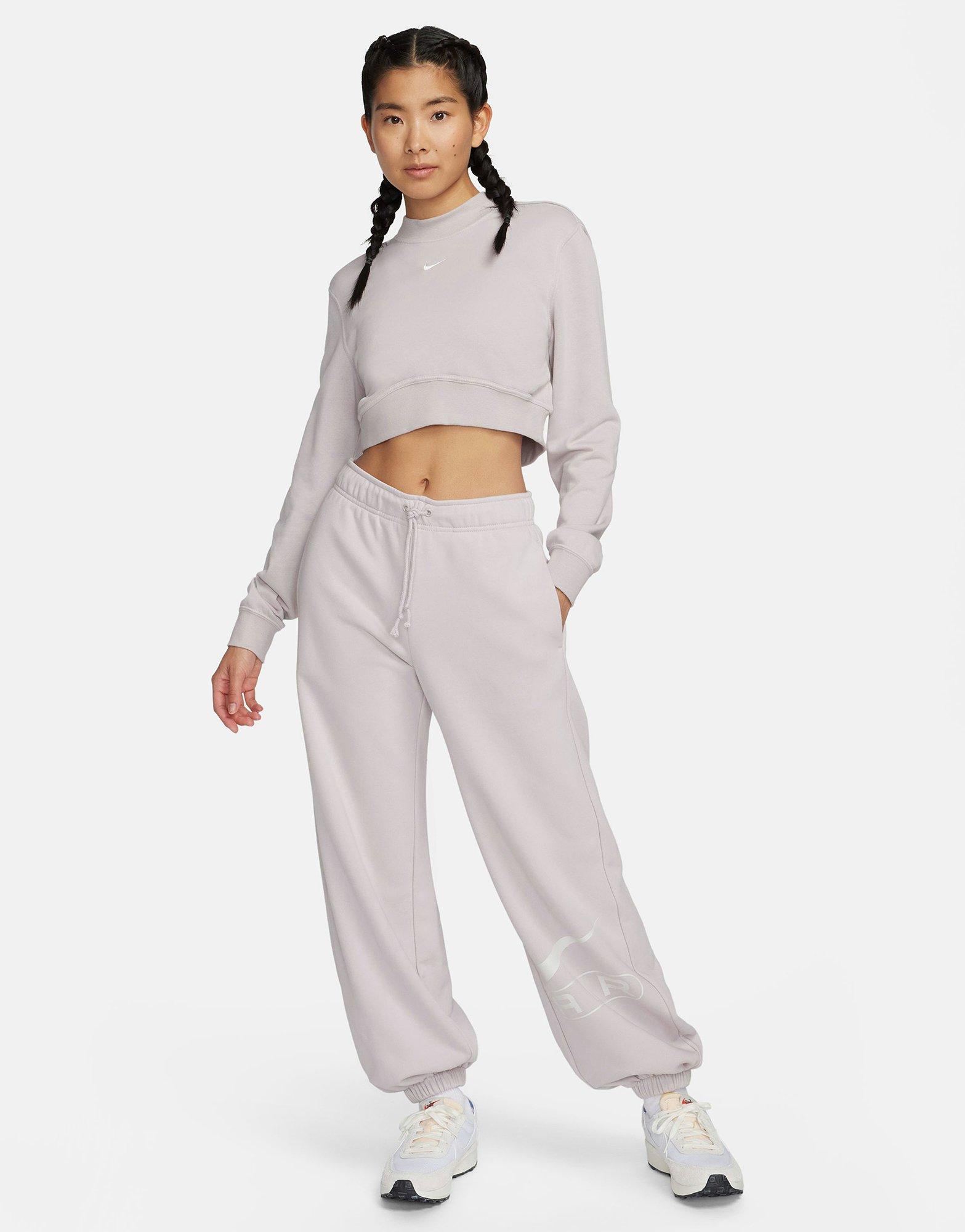 Nike cropped jogger outlet set