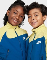 Nike แจ็คเก็ตเด็กโต Sportswear Amplify Woven Full-Zip