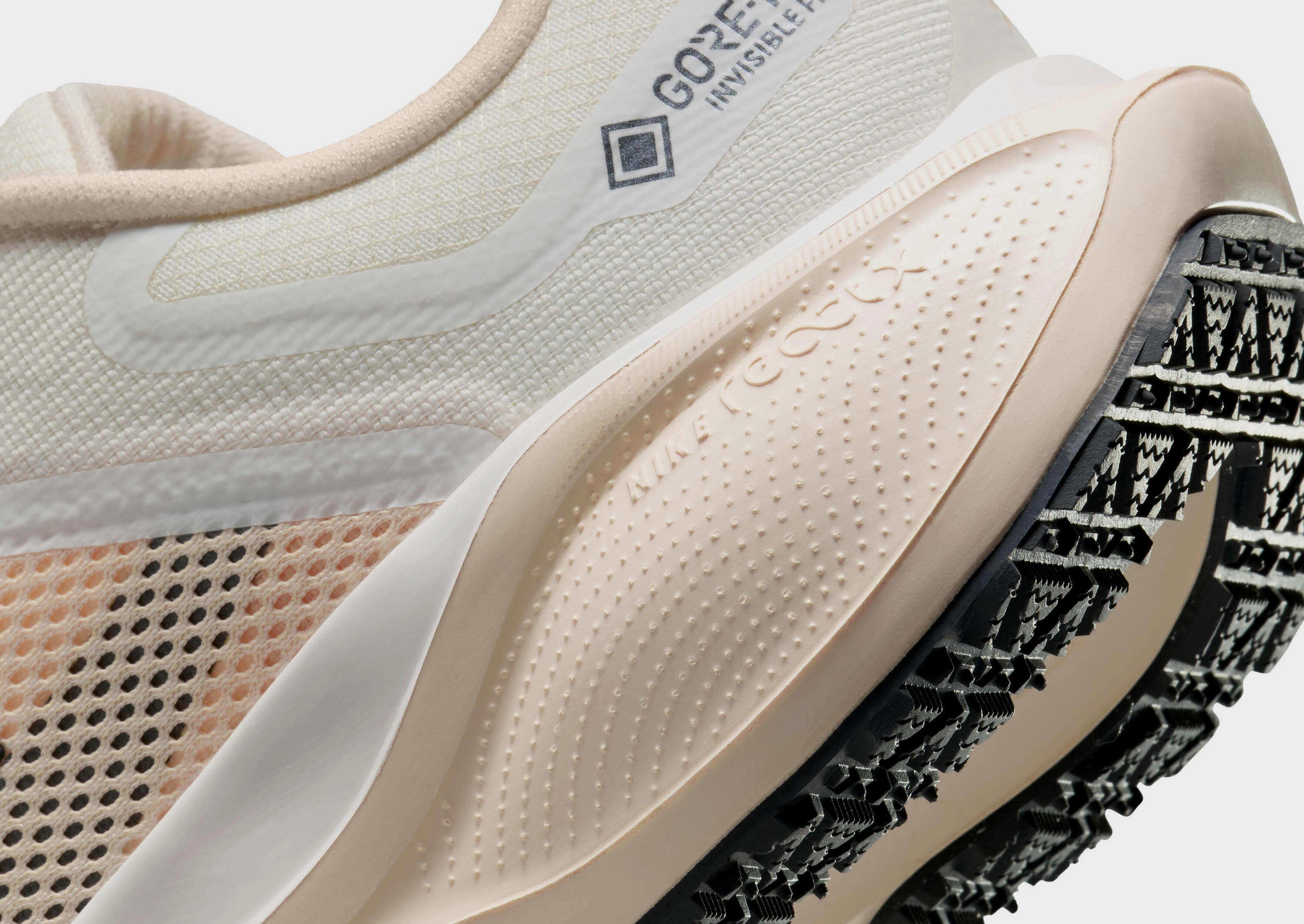 Nike WOMEN'S WATERPROOF ROAD