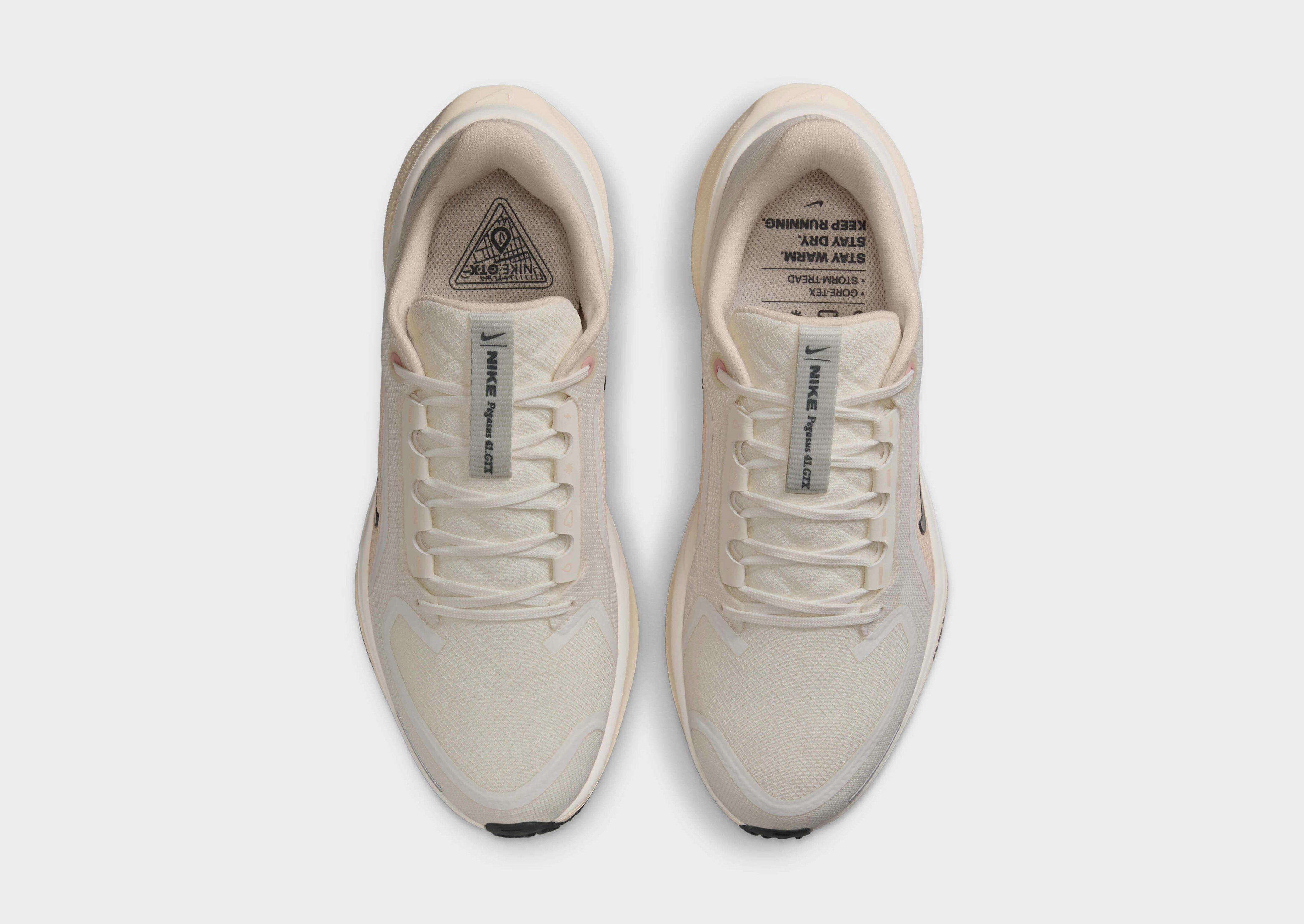 Nike WOMEN'S WATERPROOF ROAD