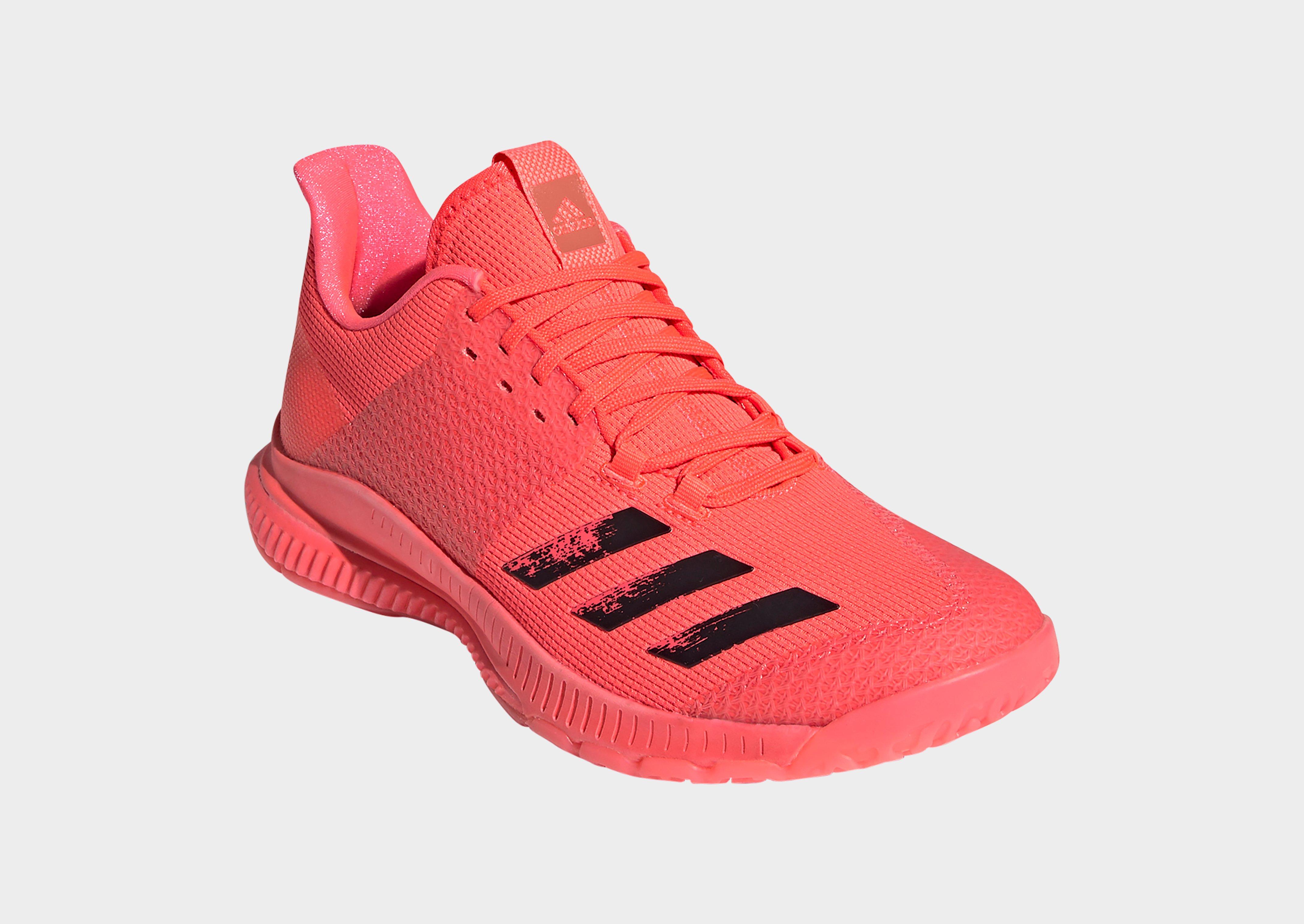 chaussure adidas volley ball