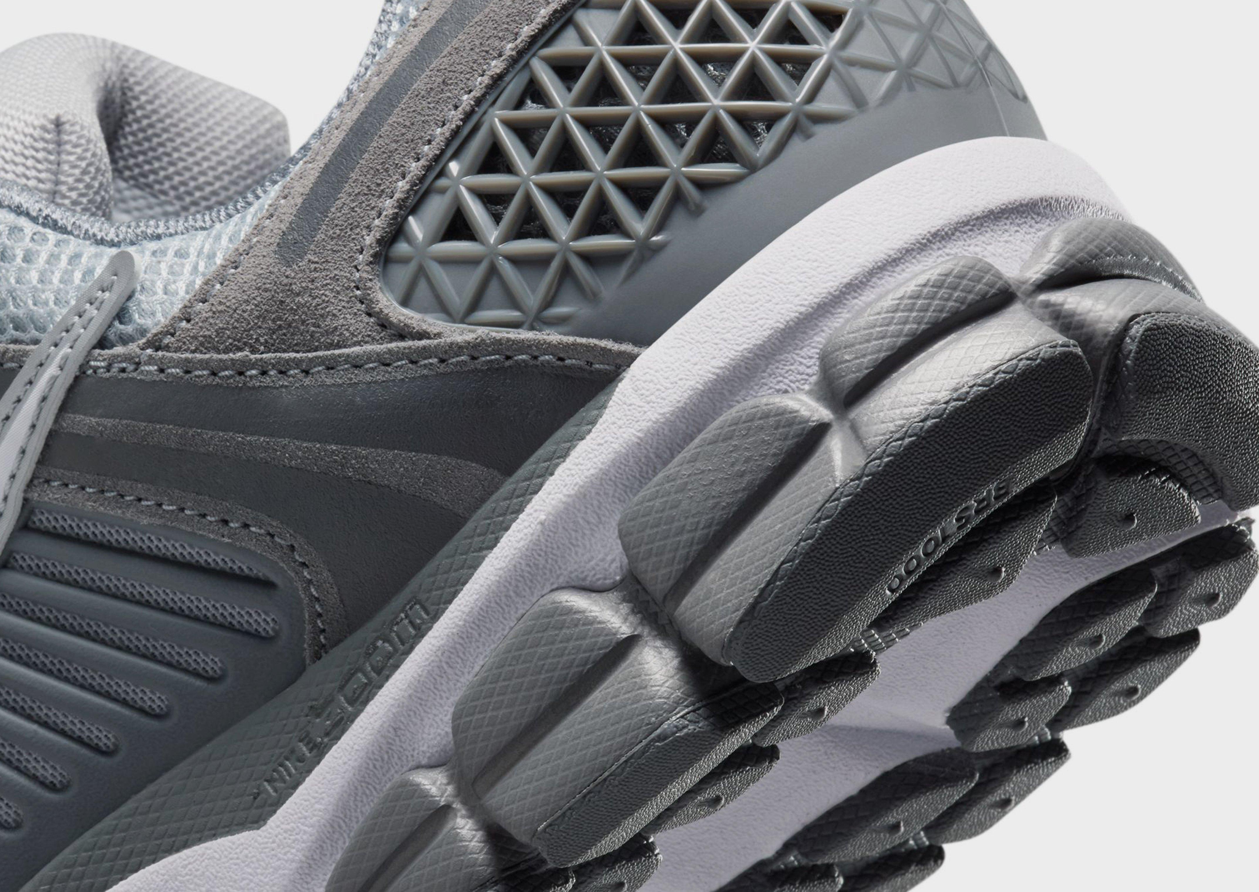 Nike MEN'S SHOES ZOOM VOMERO