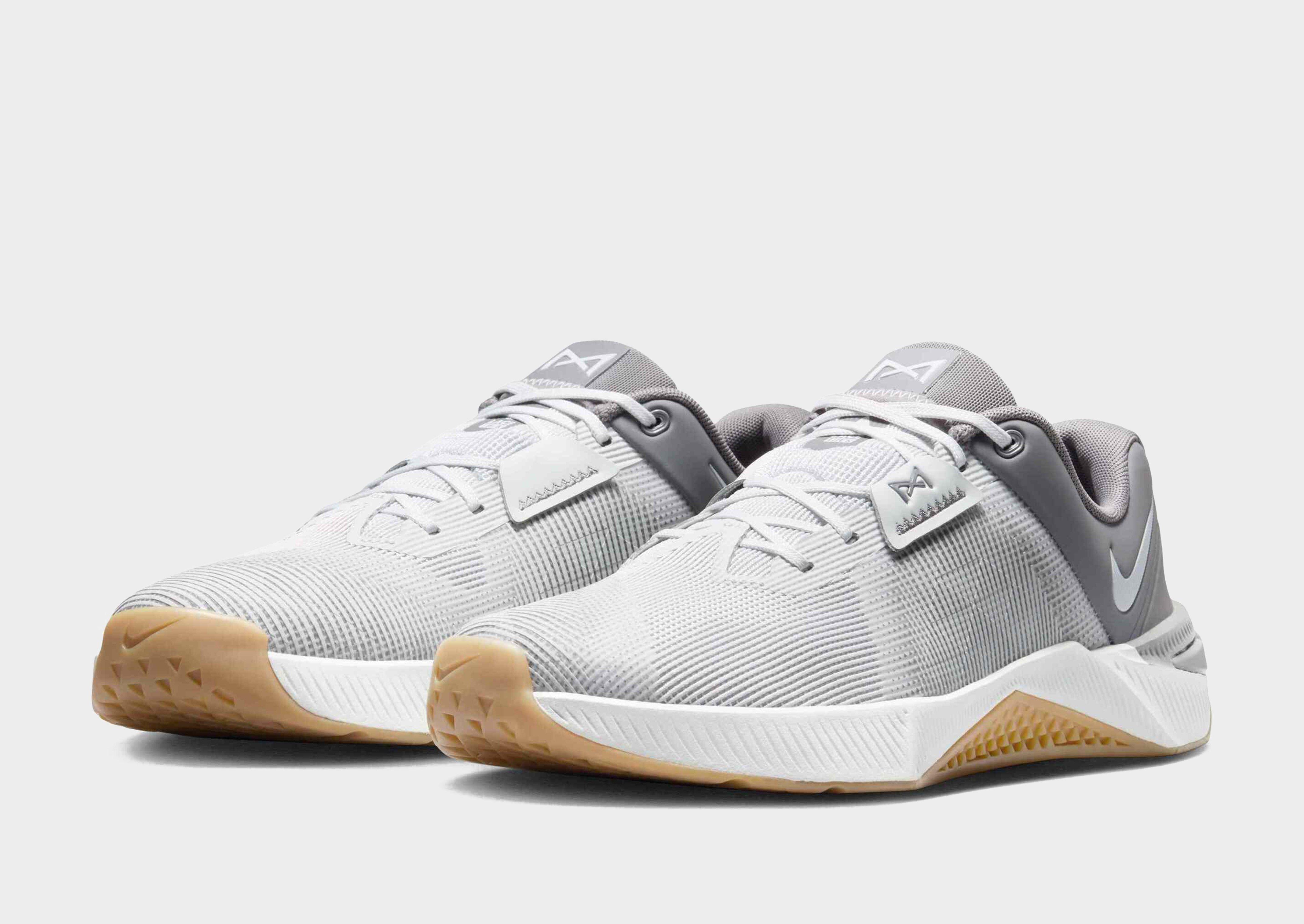 Nike MEN'S WORKOUT SHOES