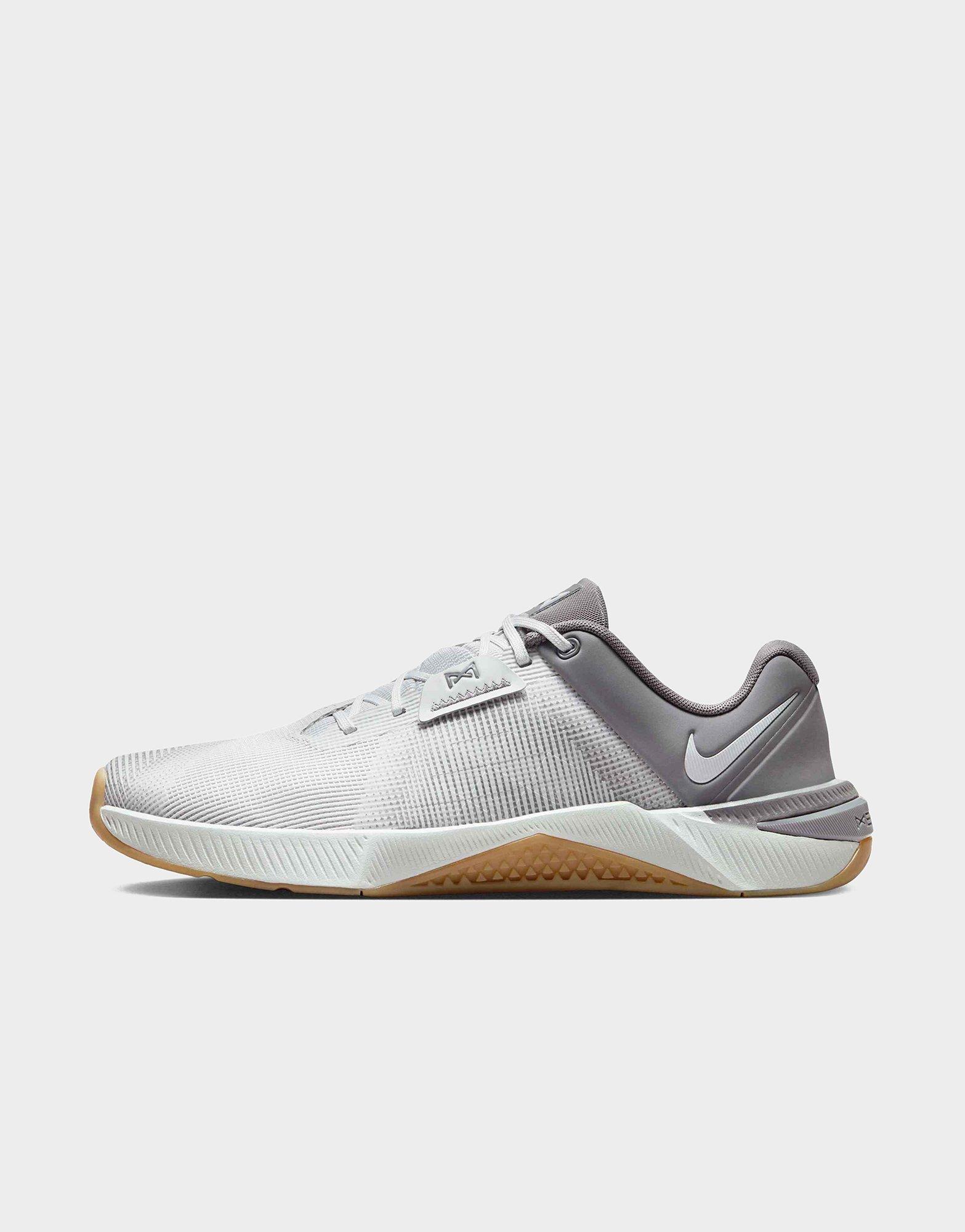 Nike MEN'S WORKOUT SHOES