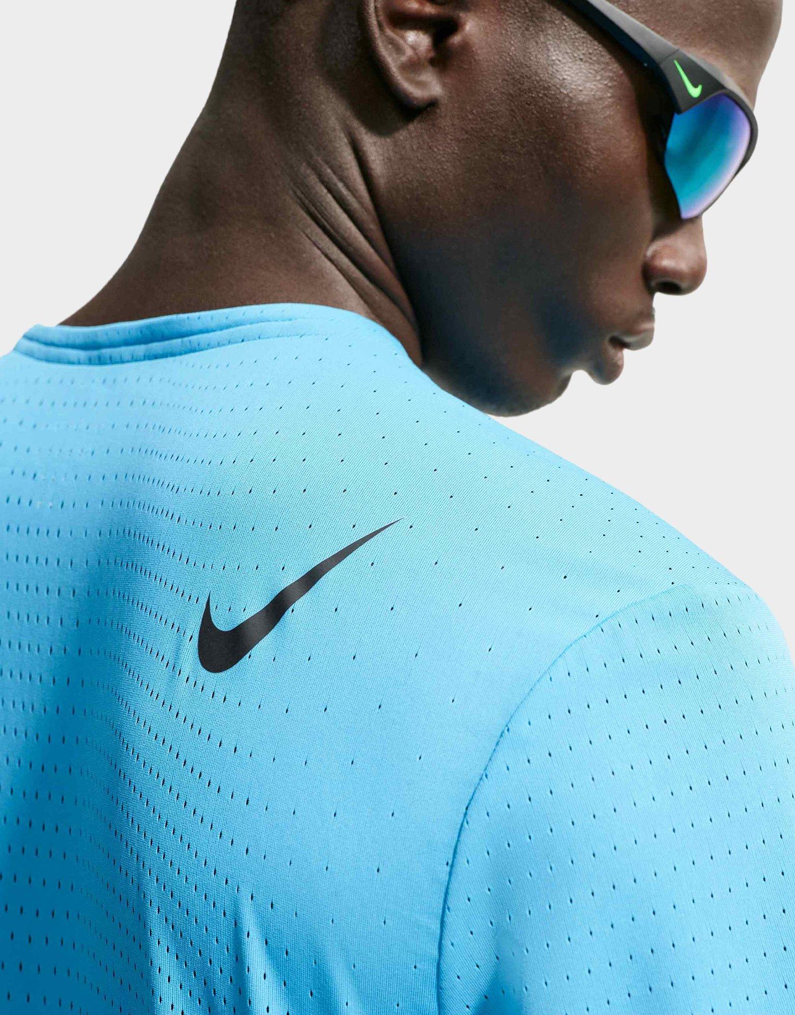 Nike Camiseta AeroSwift