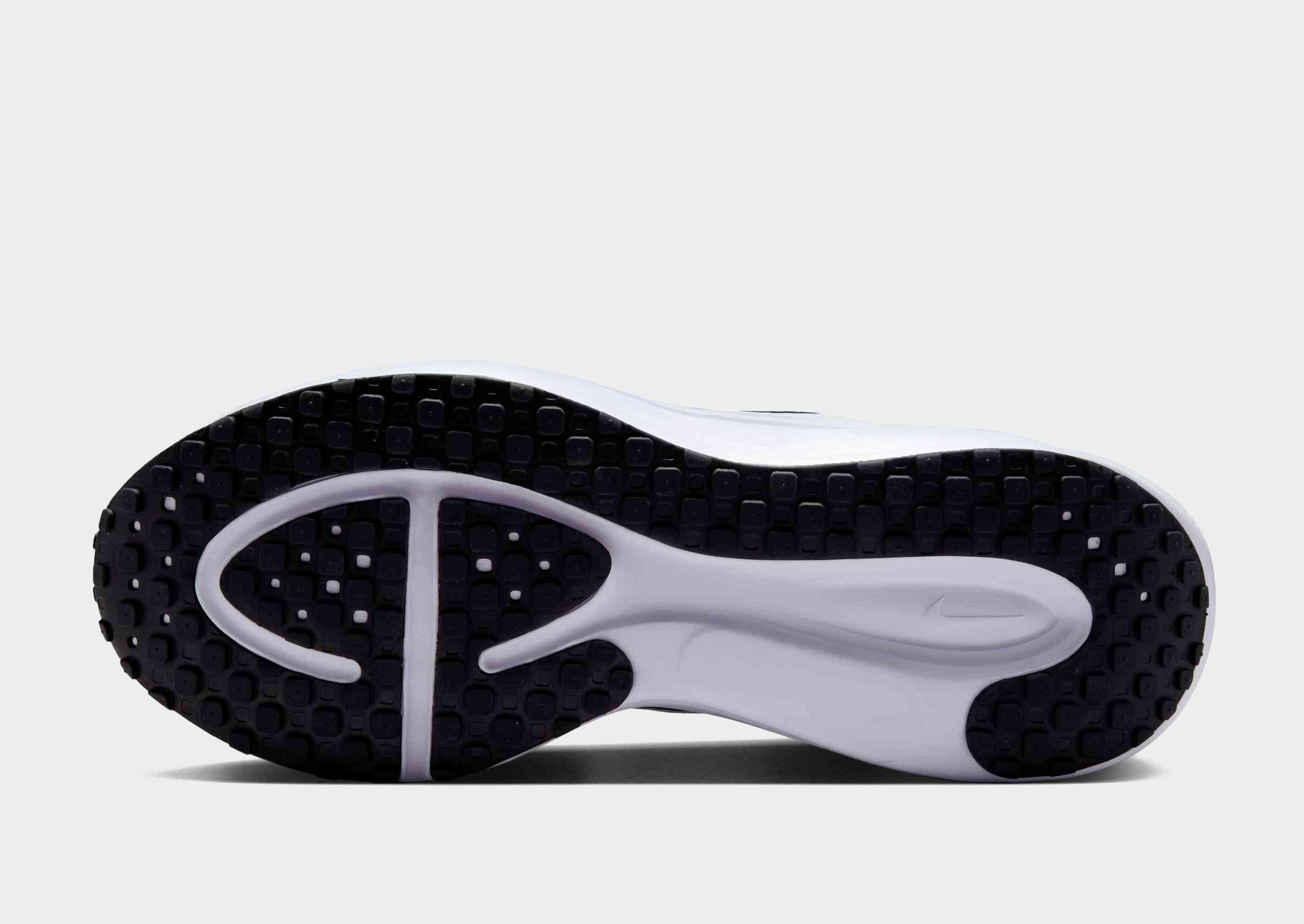 Nike Chaussure de running sur route pour femme Revolution 8