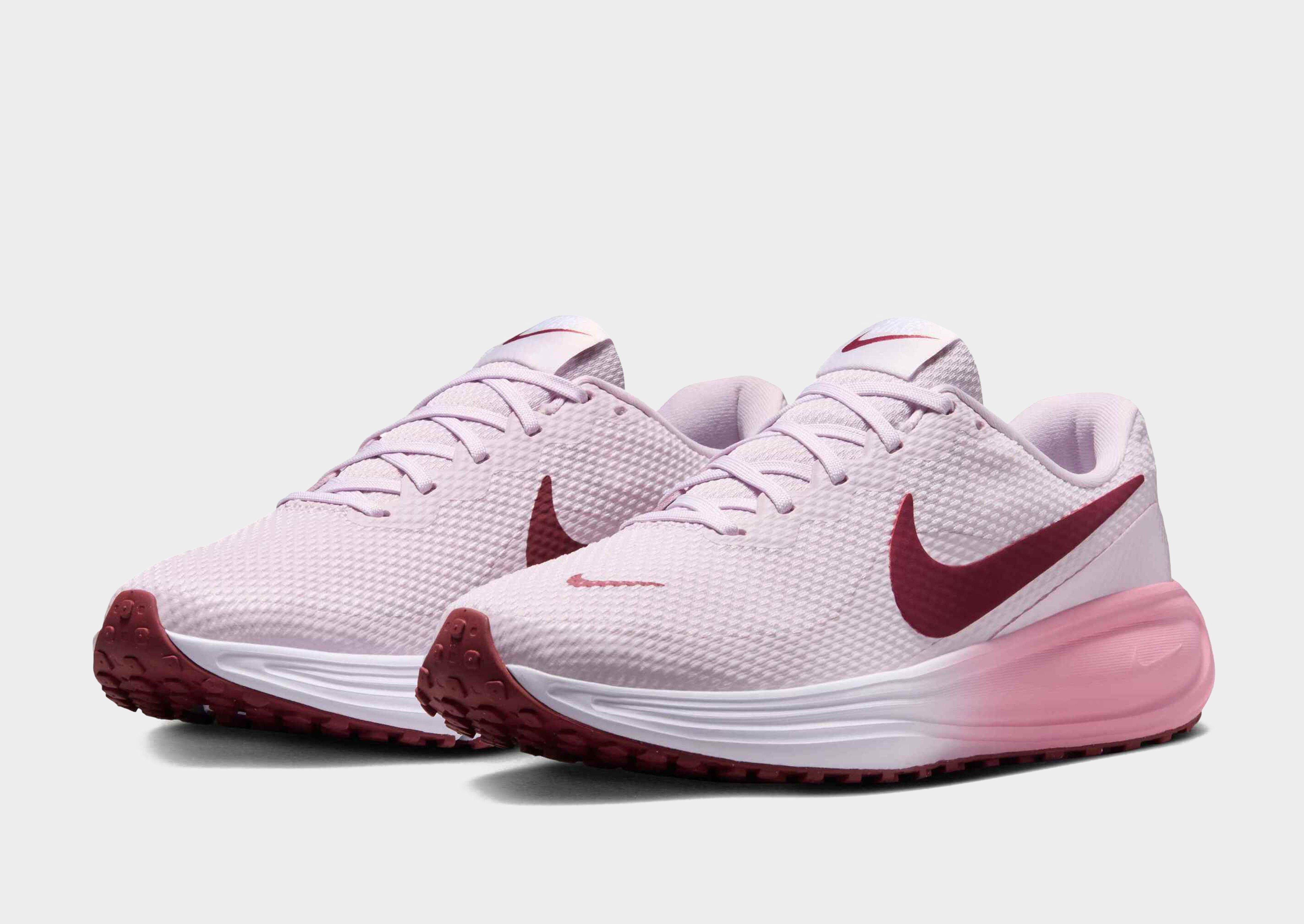 Nike Chaussure de running sur route pour femme Revolution 8