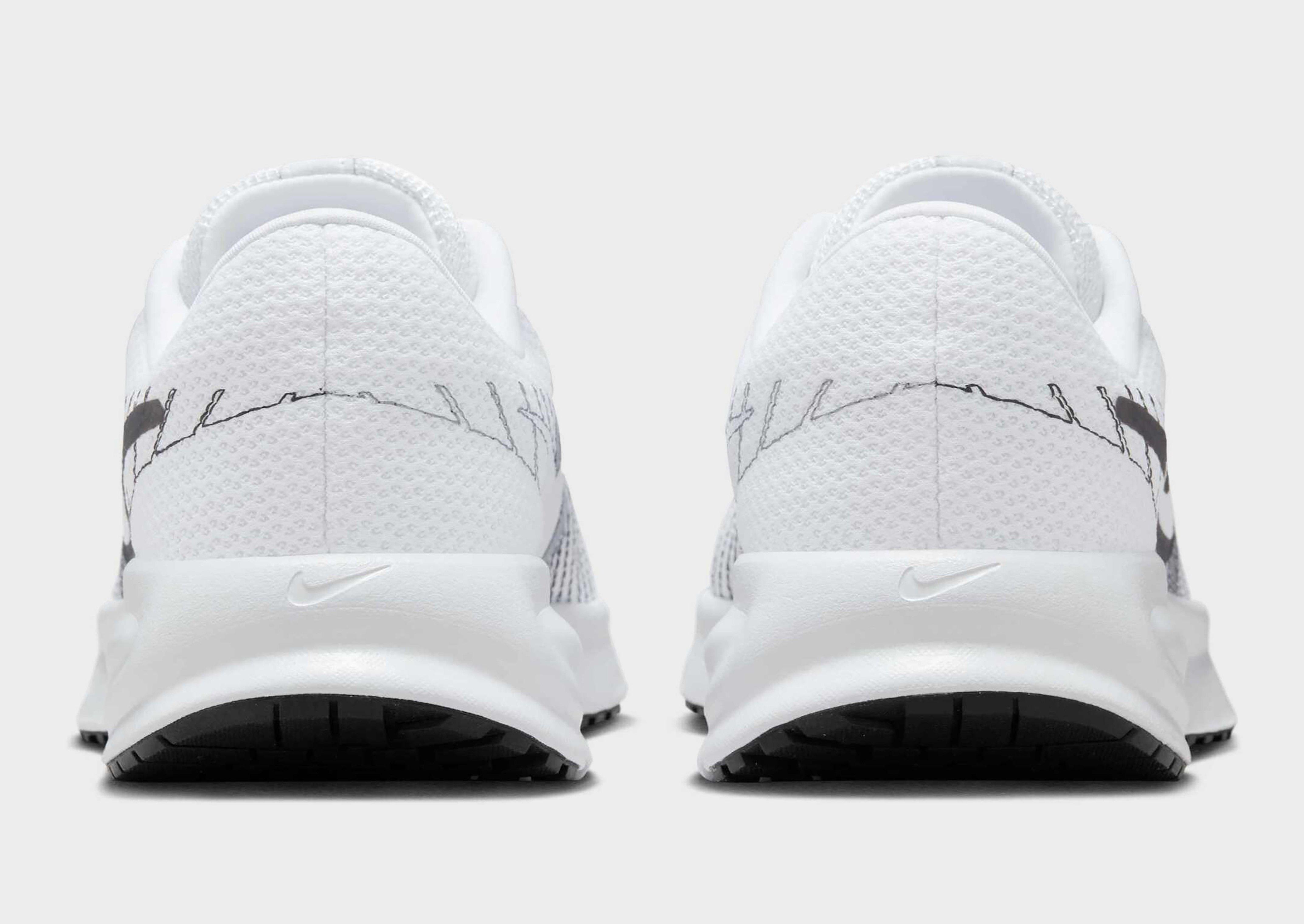 Nike WOMEN'S ROAD RUNNING
