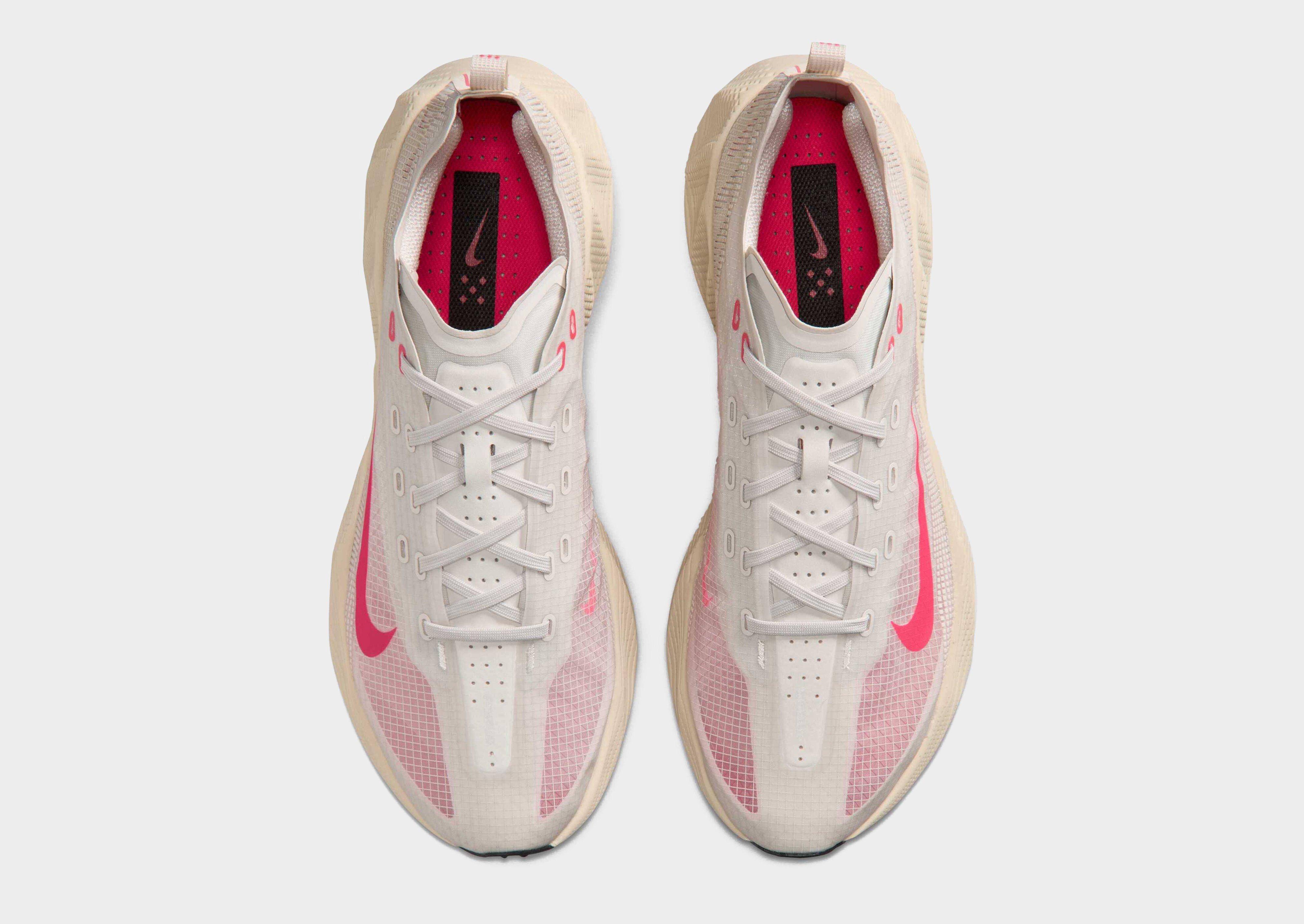 Nike AVA X