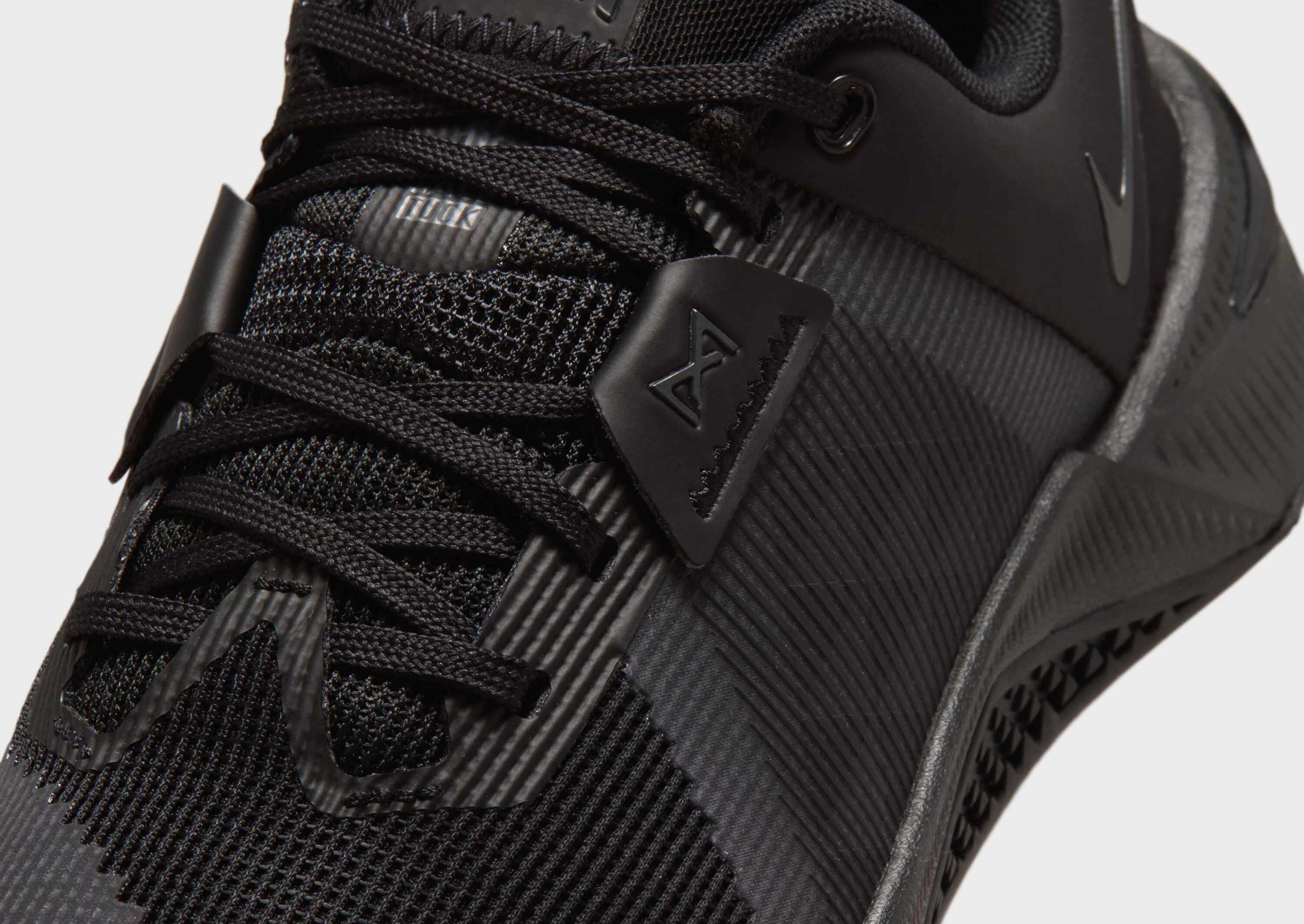 Nike WOMEN'S WORKOUT SHOES