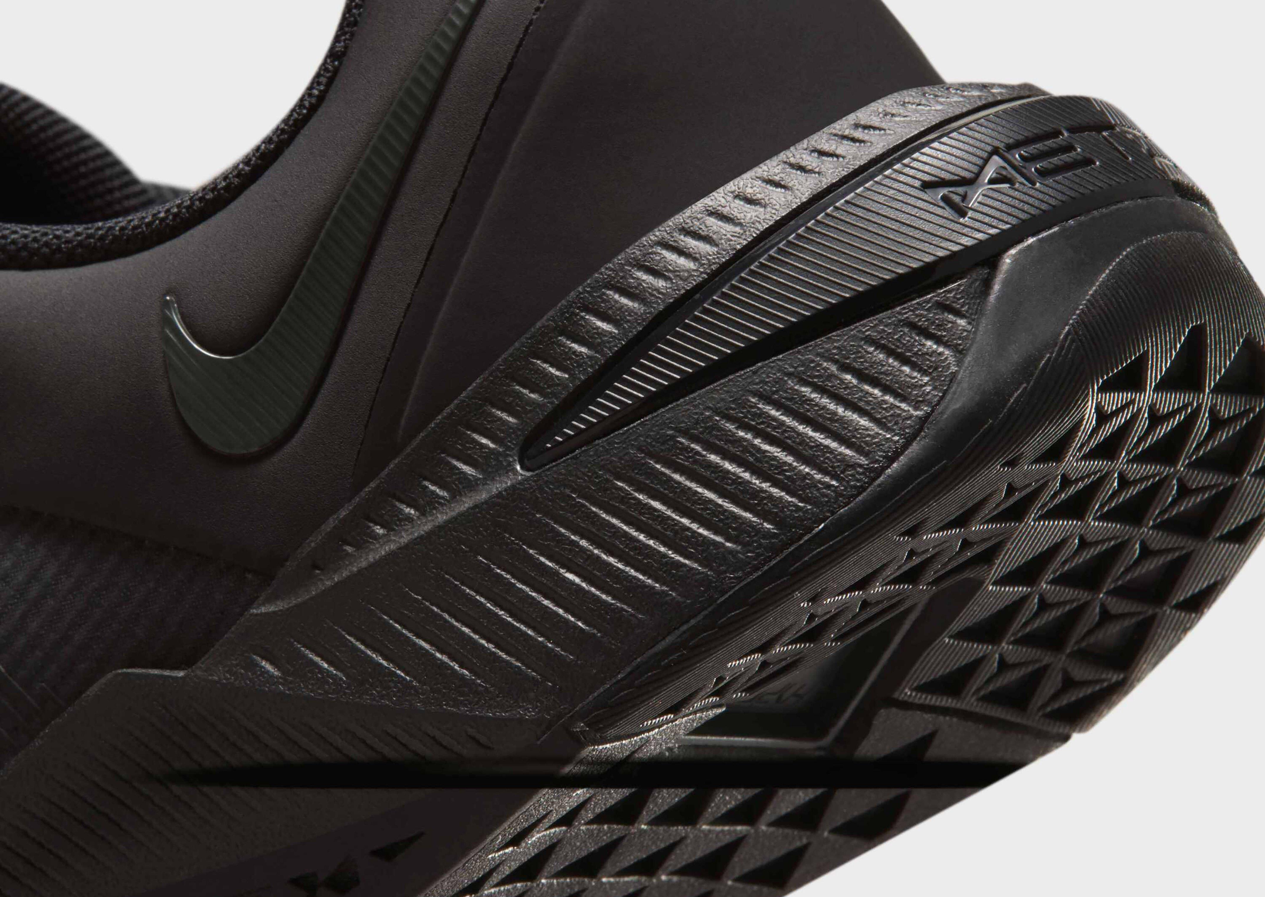 Nike WOMEN'S WORKOUT SHOES