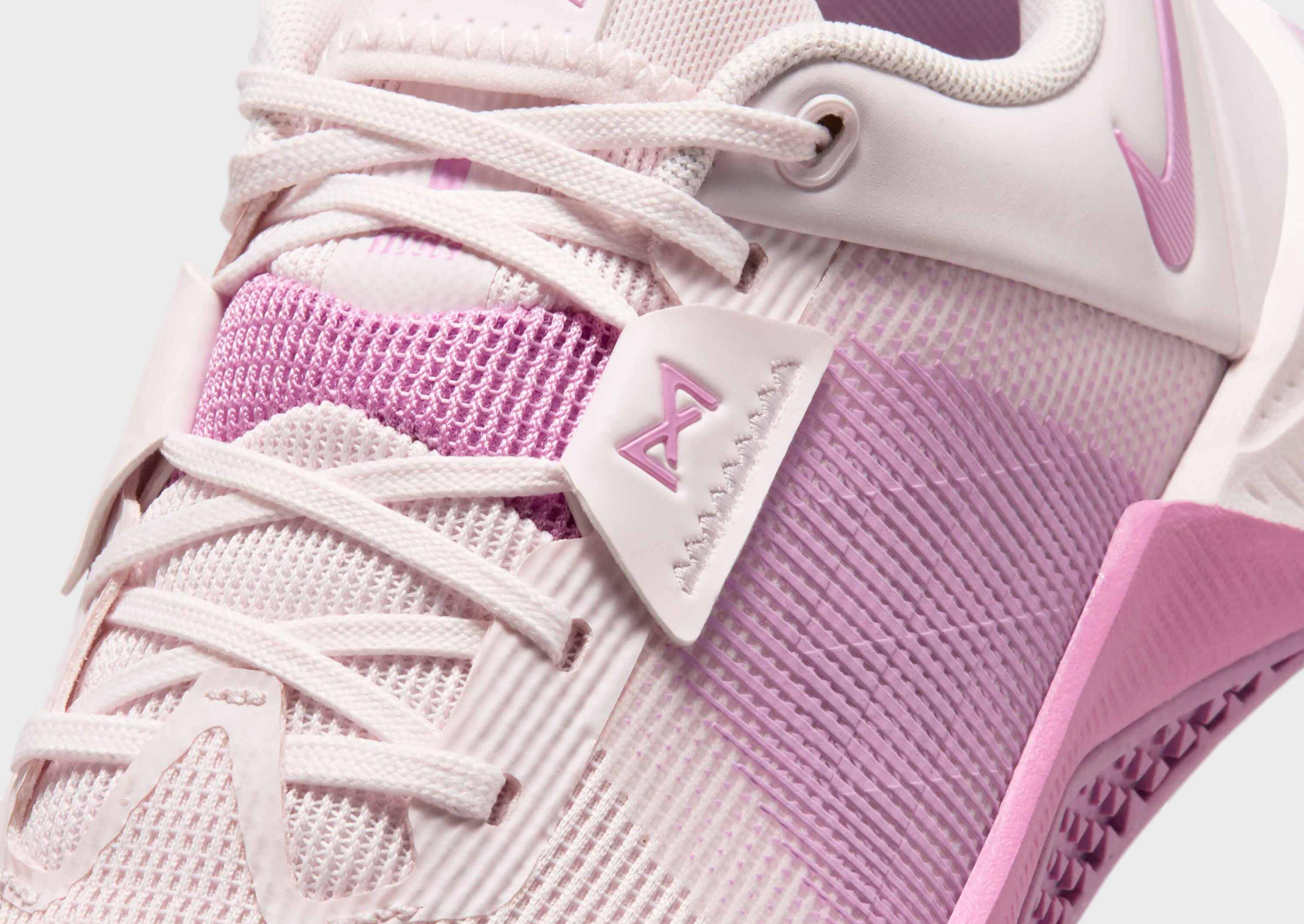 Nike WOMEN'S WORKOUT SHOES