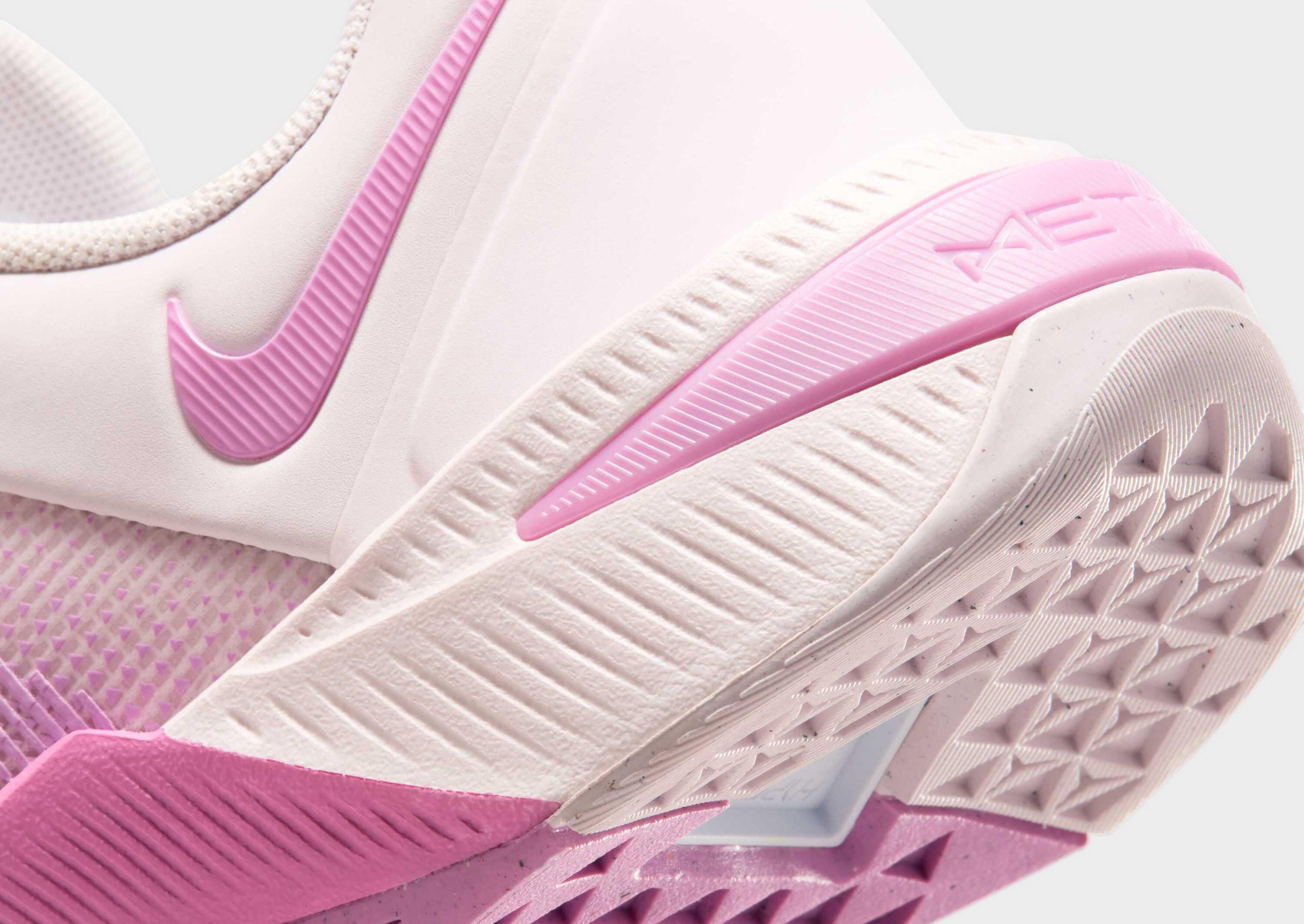 Nike WOMEN'S WORKOUT SHOES