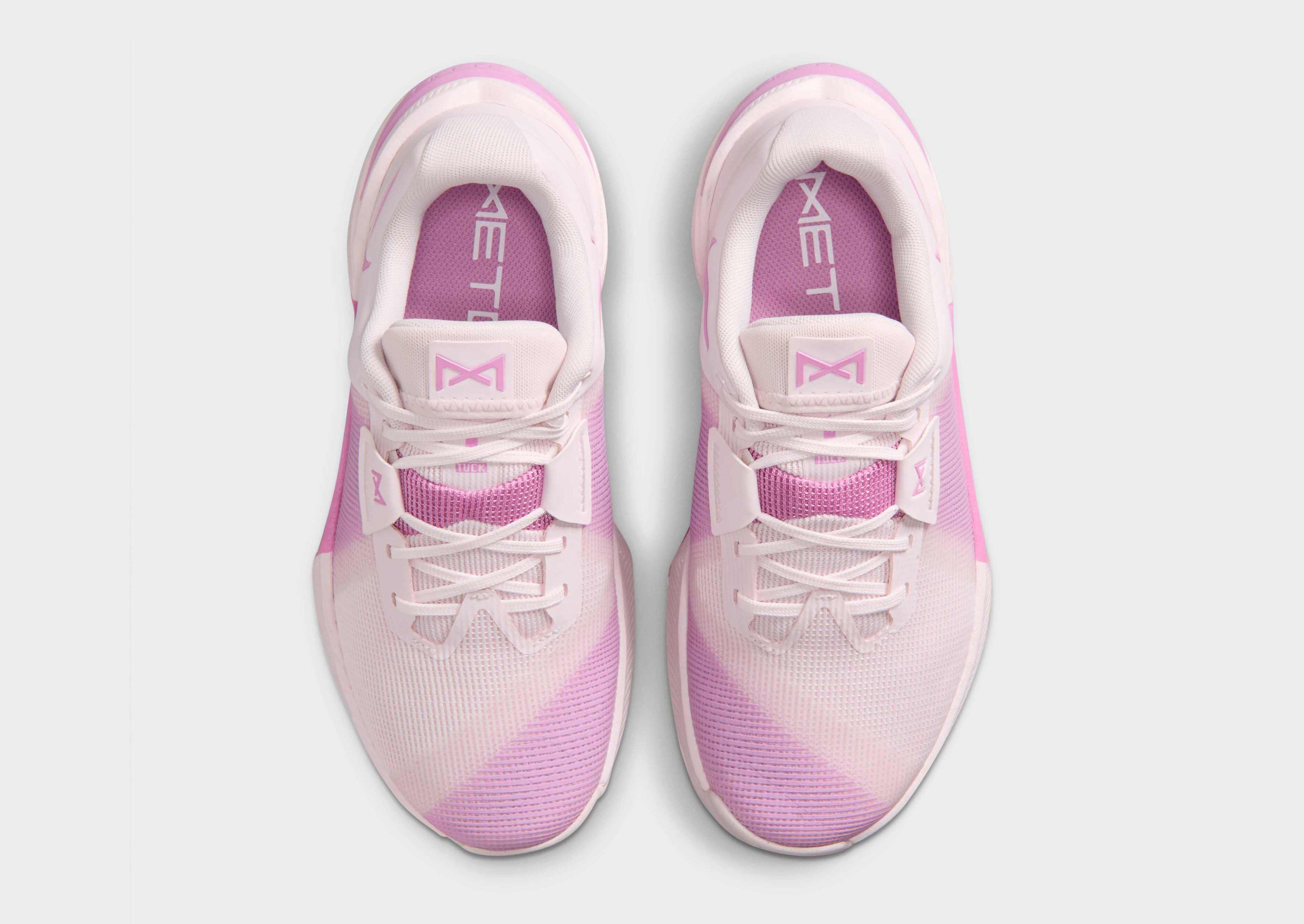 Nike WOMEN'S WORKOUT SHOES