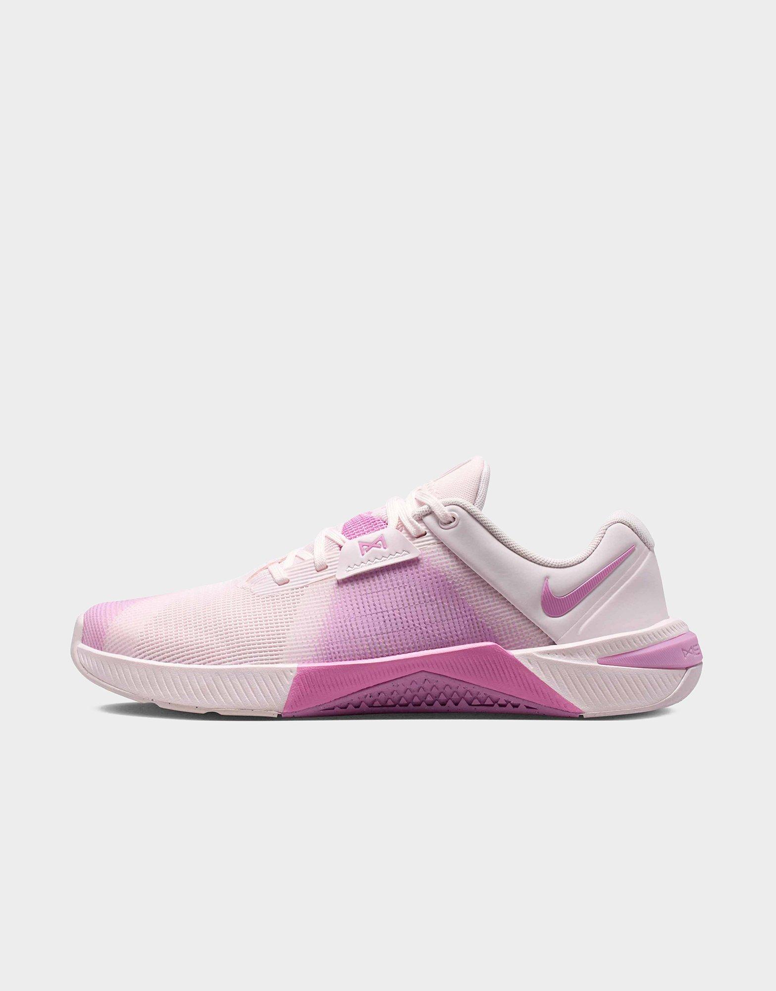 Nike WOMEN'S WORKOUT SHOES