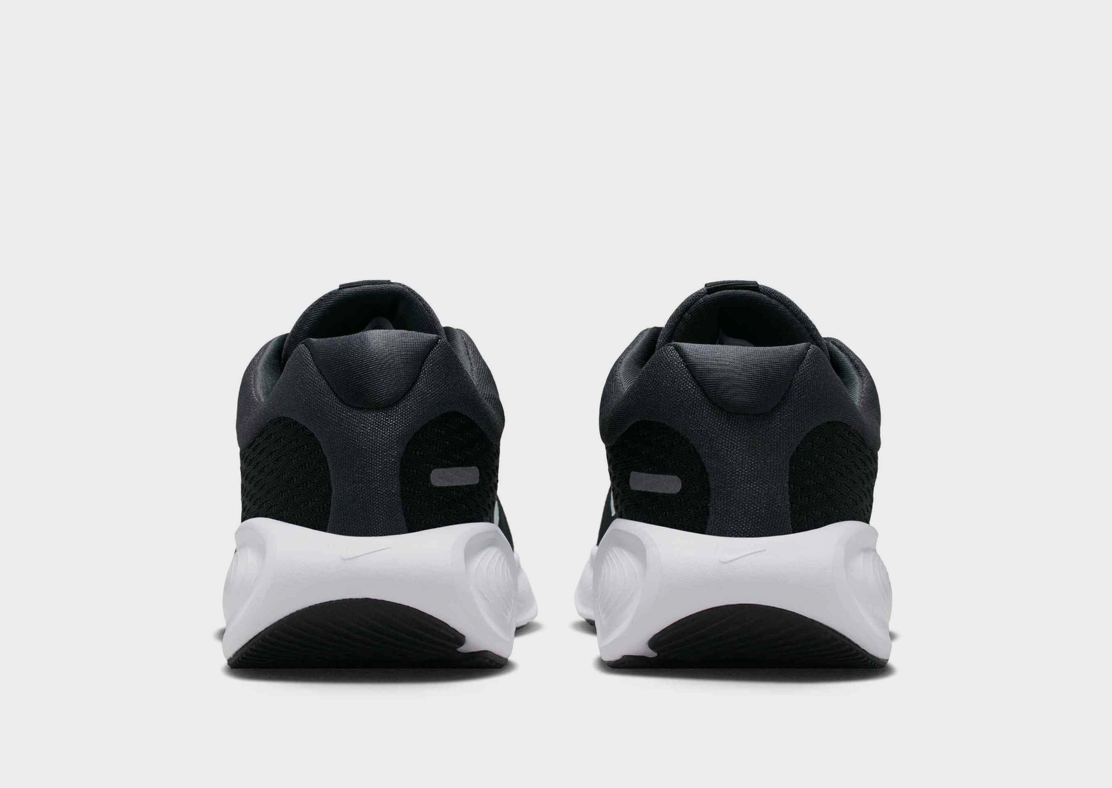 Nike OLDER KIDS' RUNNING