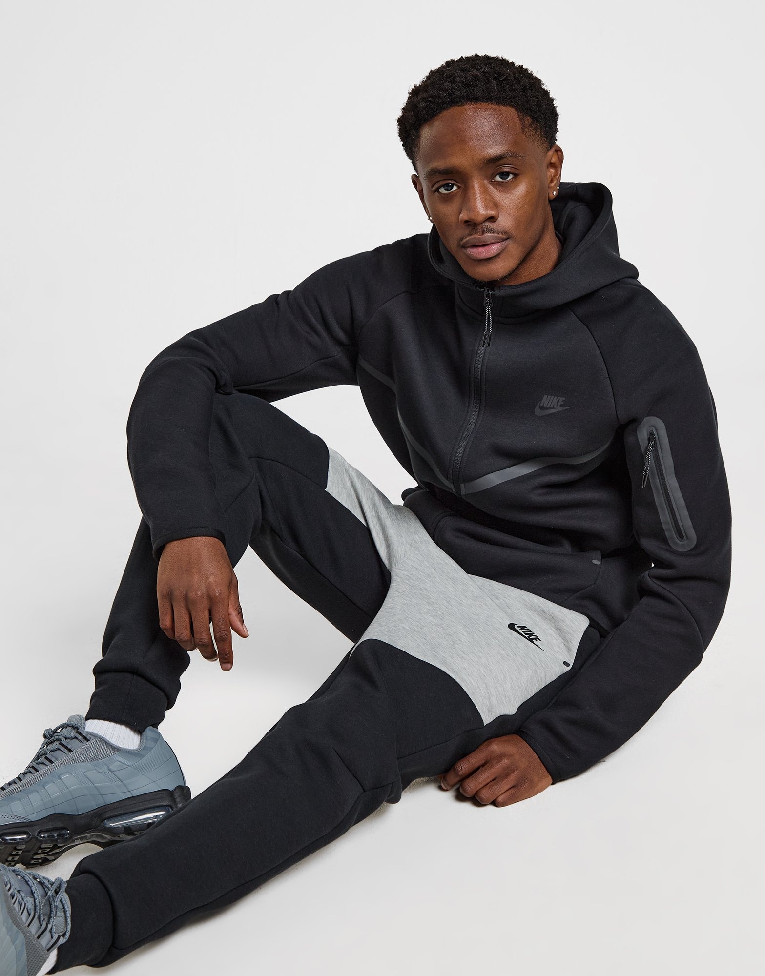 jd nike tech fleece joggers black
