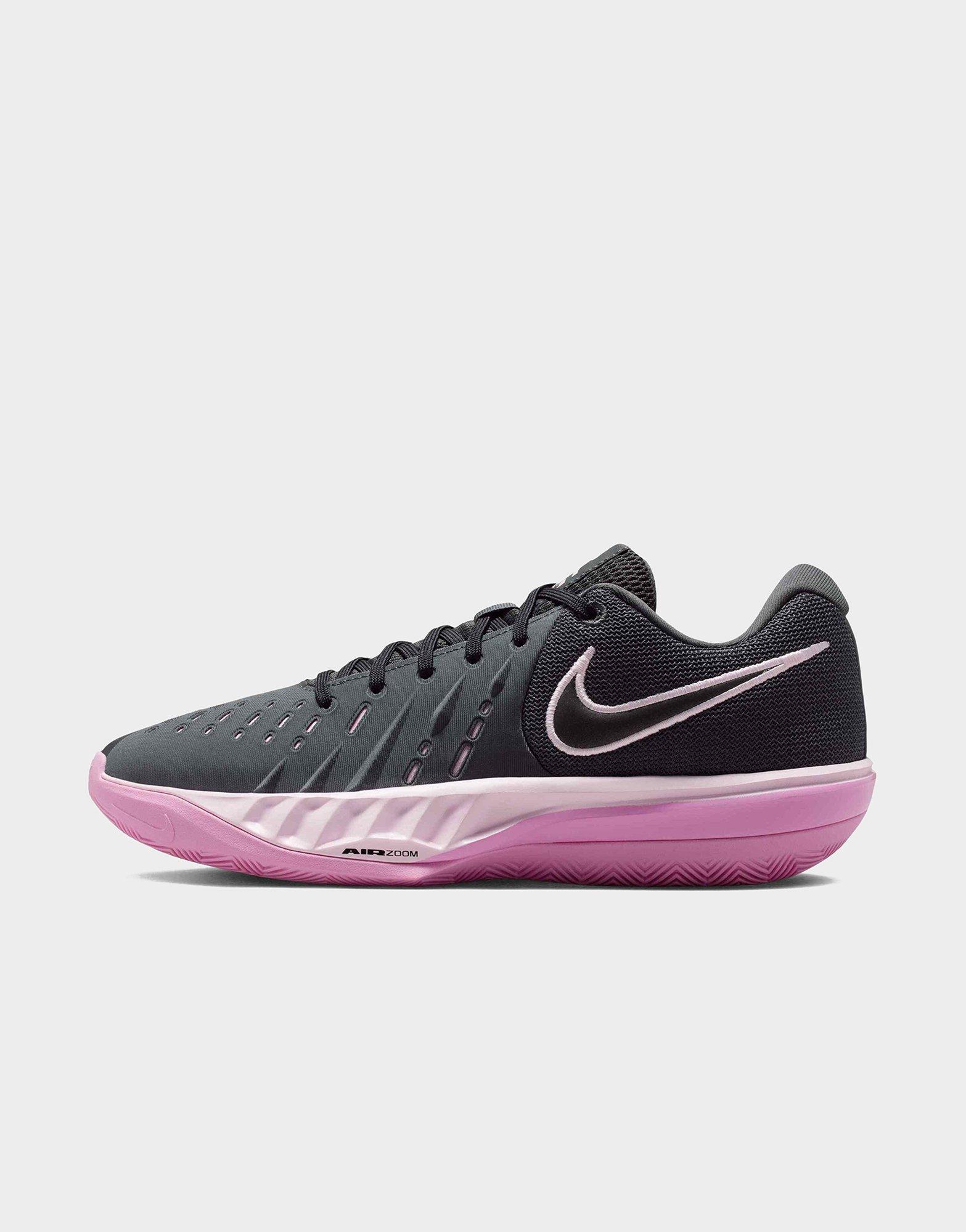 Nike BASKETBALL SHOES G.T.