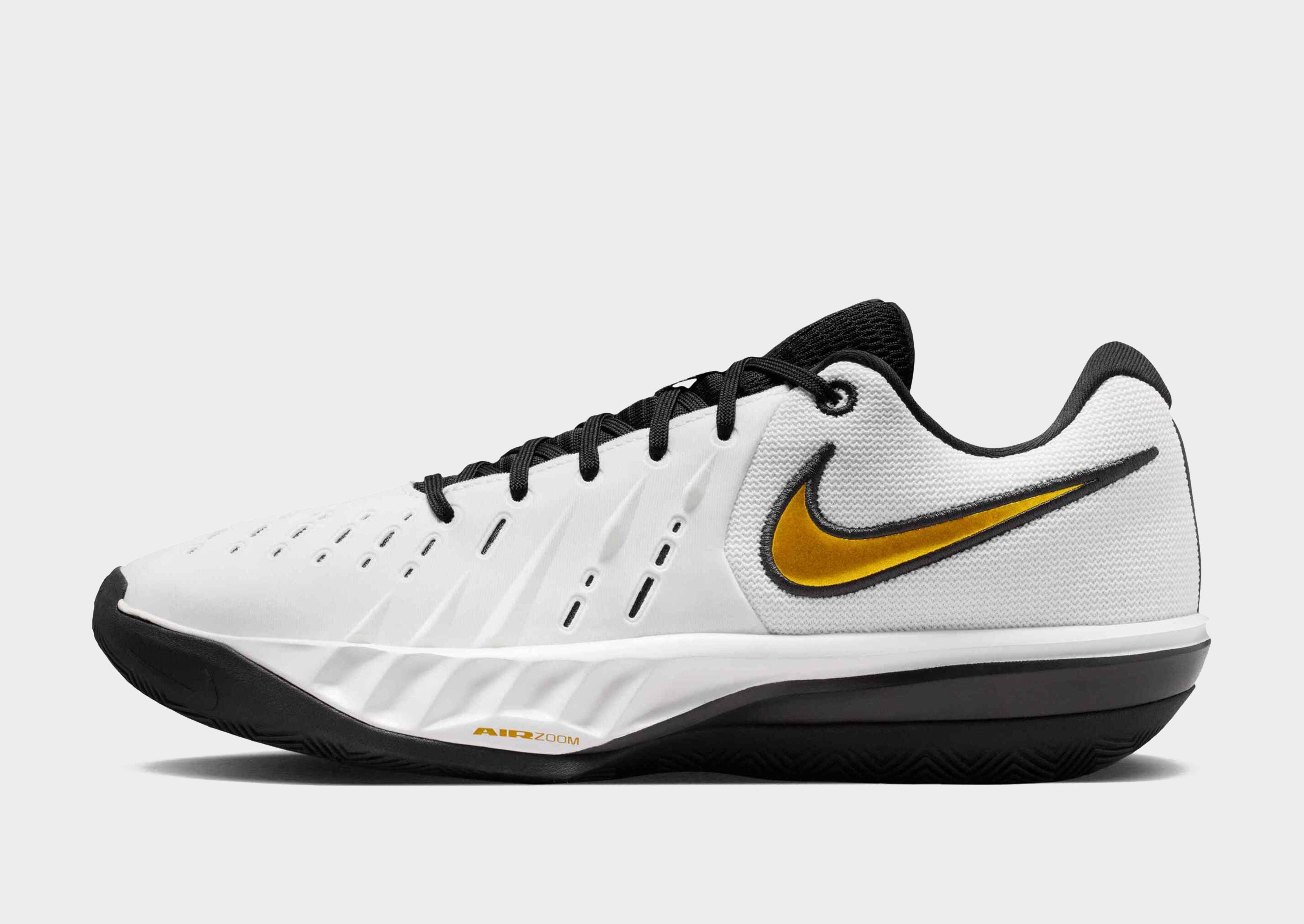 Nike BASKETBALL SHOES G.T.