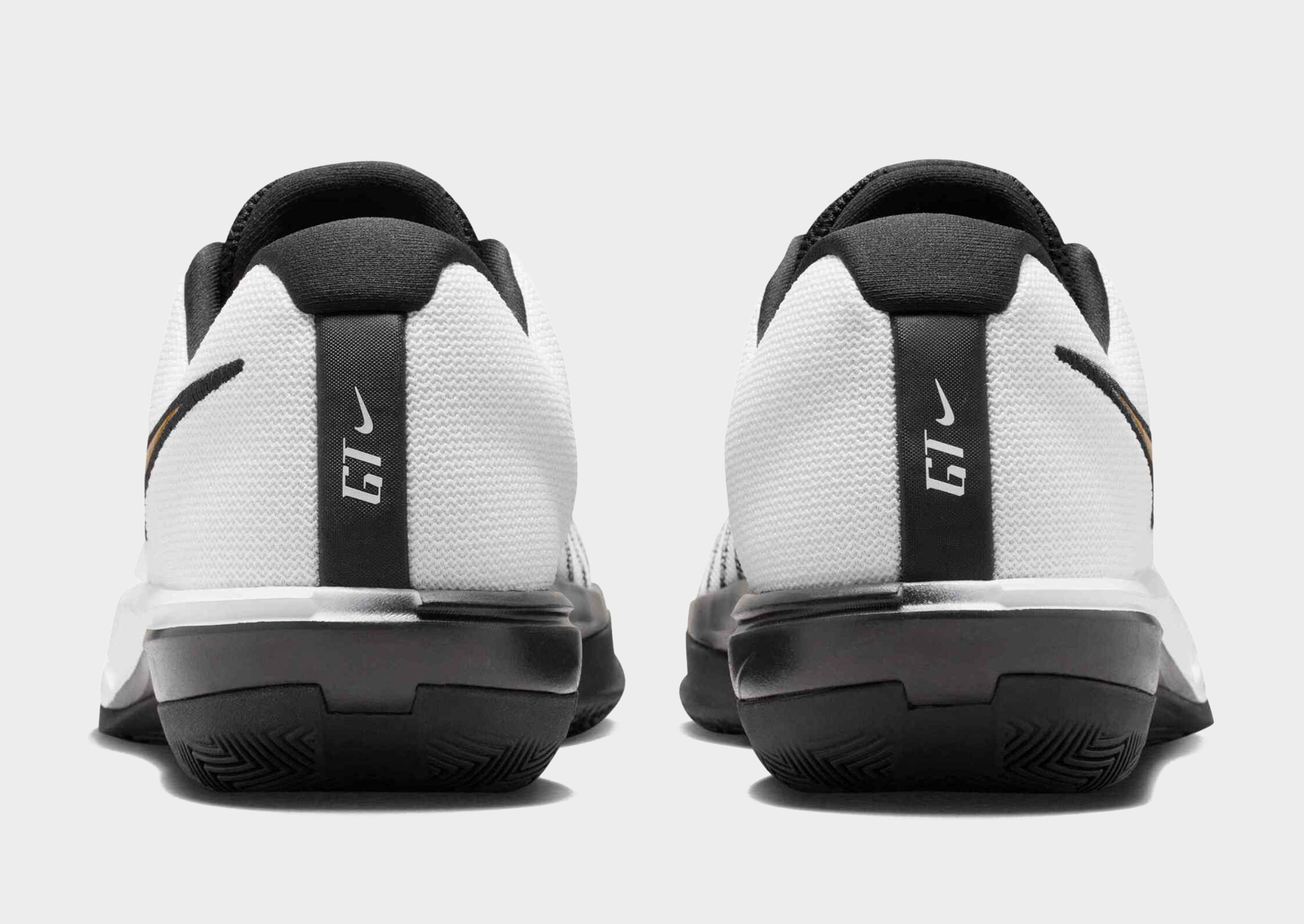 Nike BASKETBALL SHOES G.T.