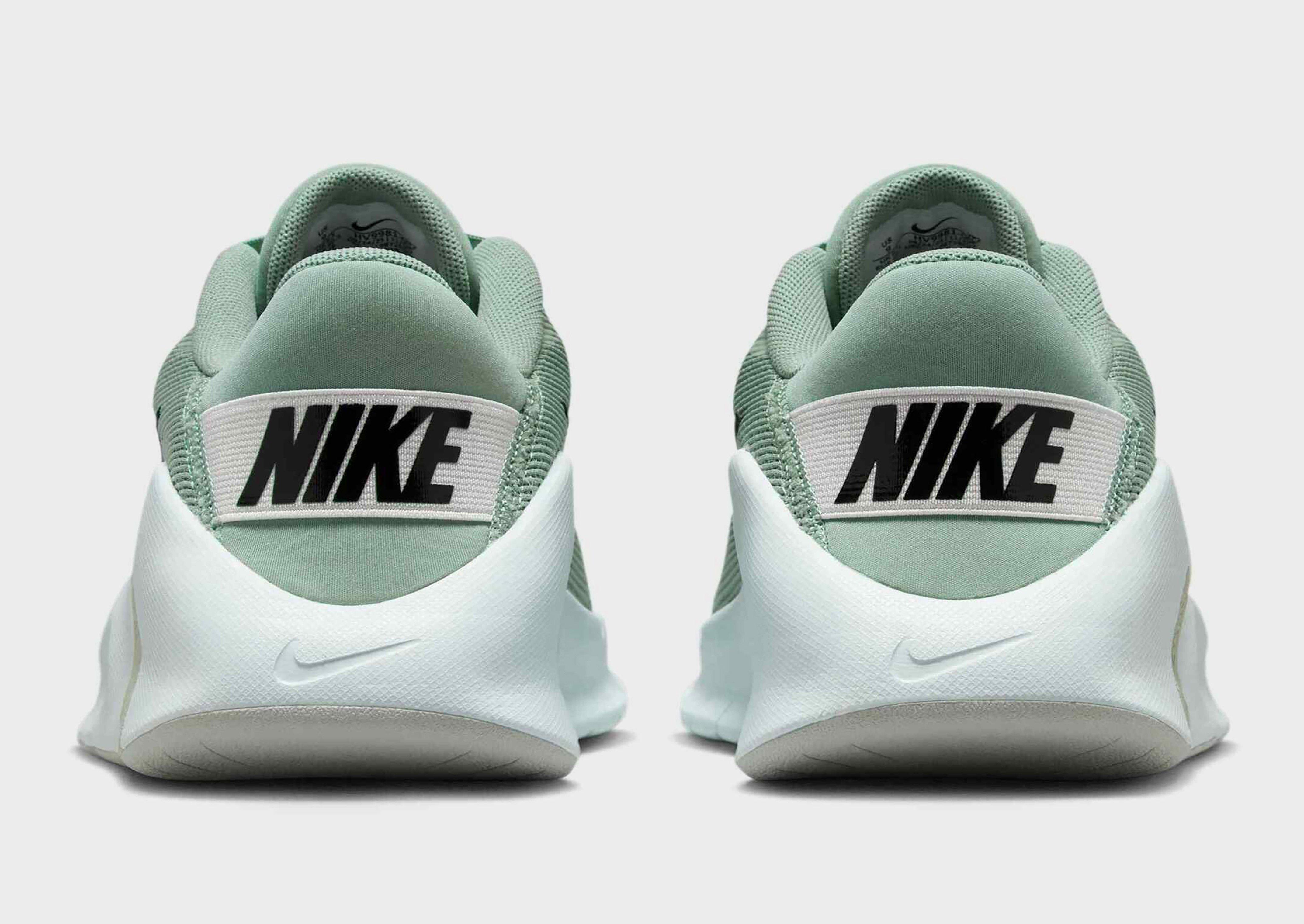 Nike WOMEN'S WORKOUT SHOES