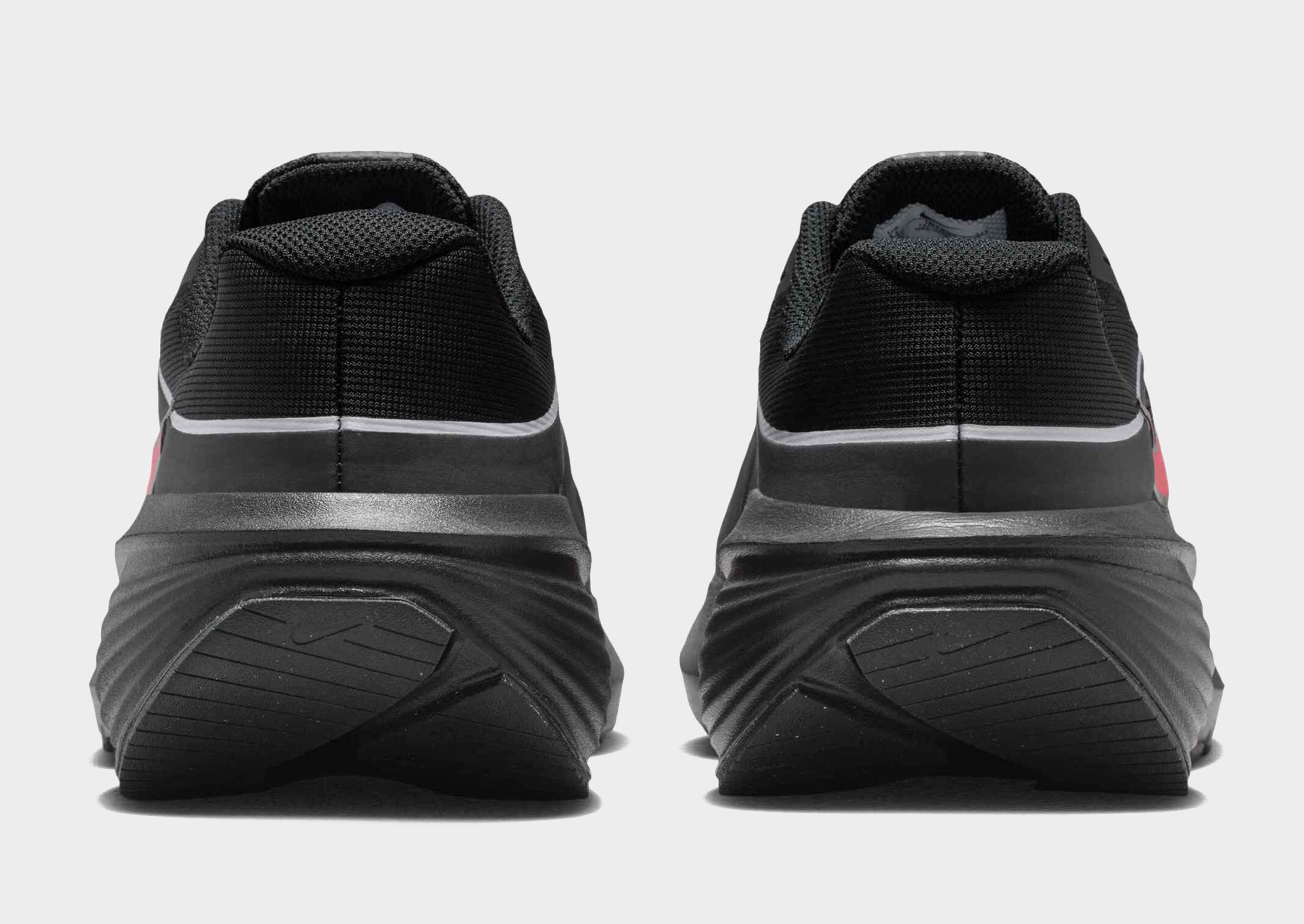 Nike MEN'S ROAD RUNNING SHOE