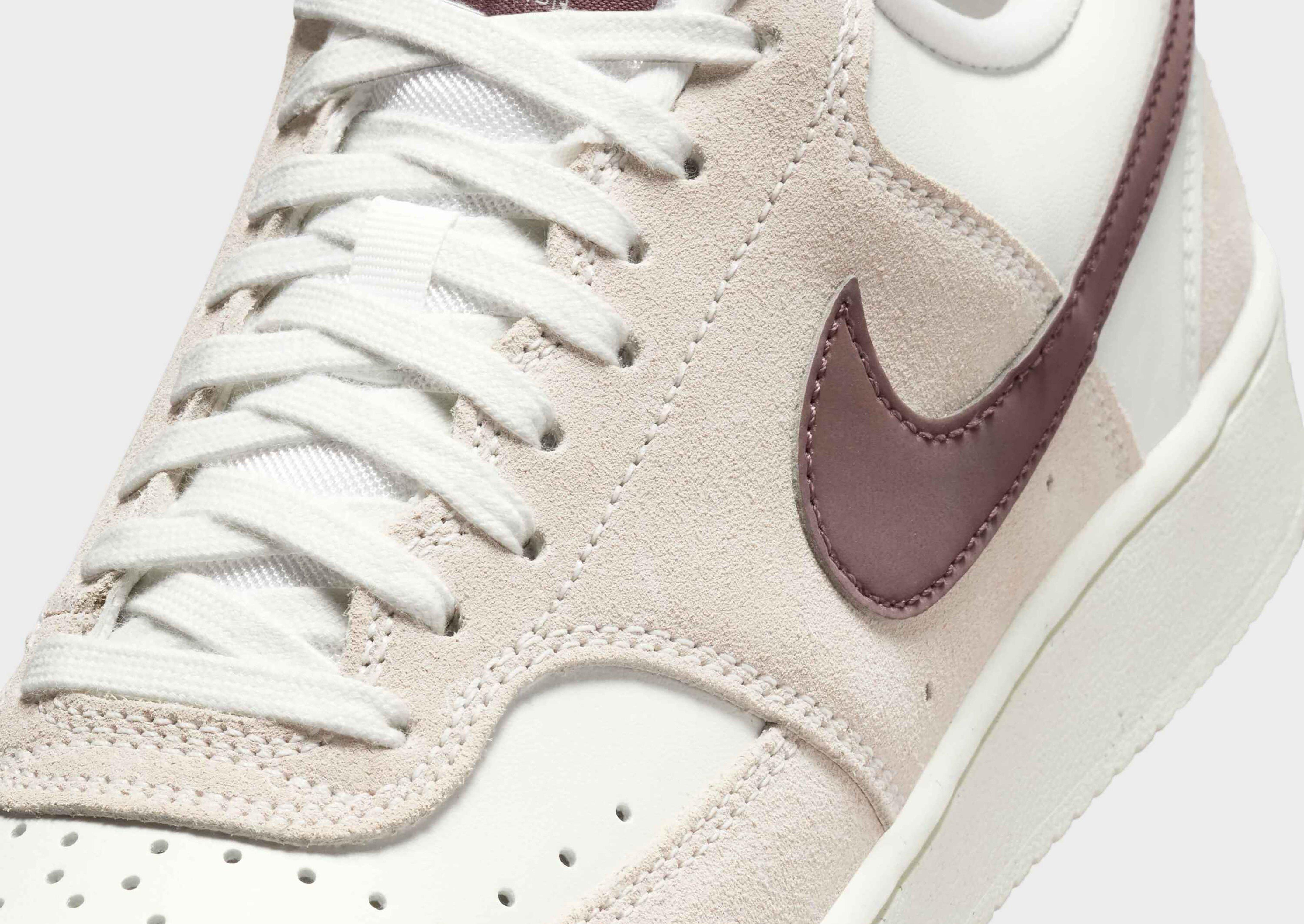 Nike WOMEN'S SHOES COURT