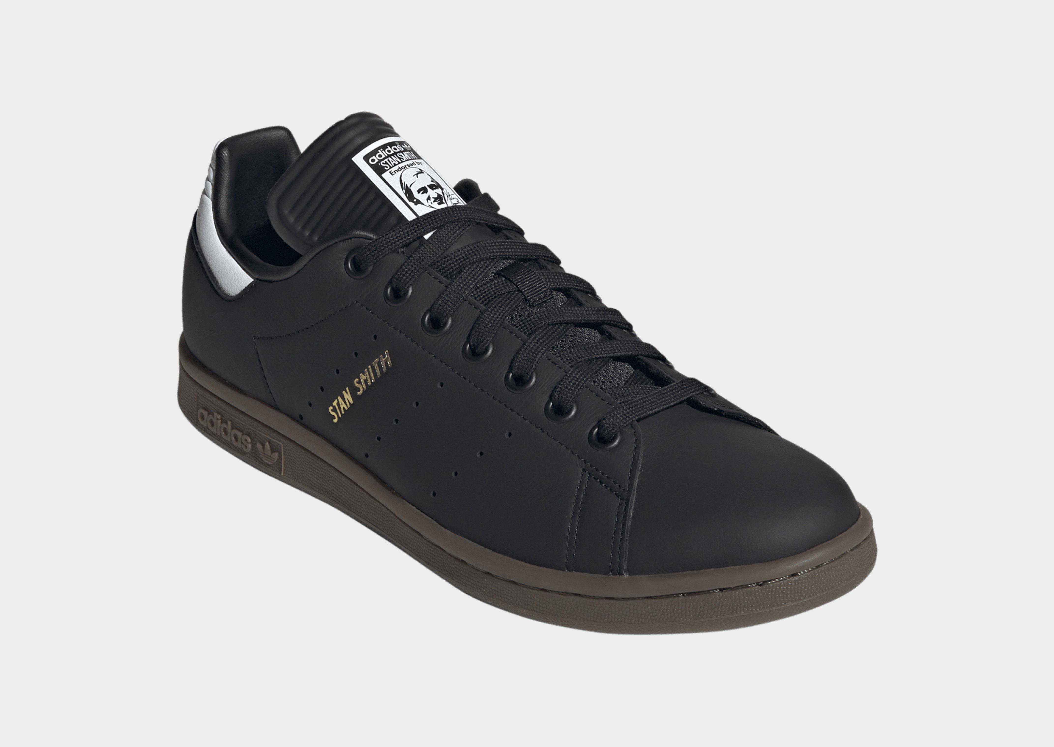 Stan smith clearance black gum sole