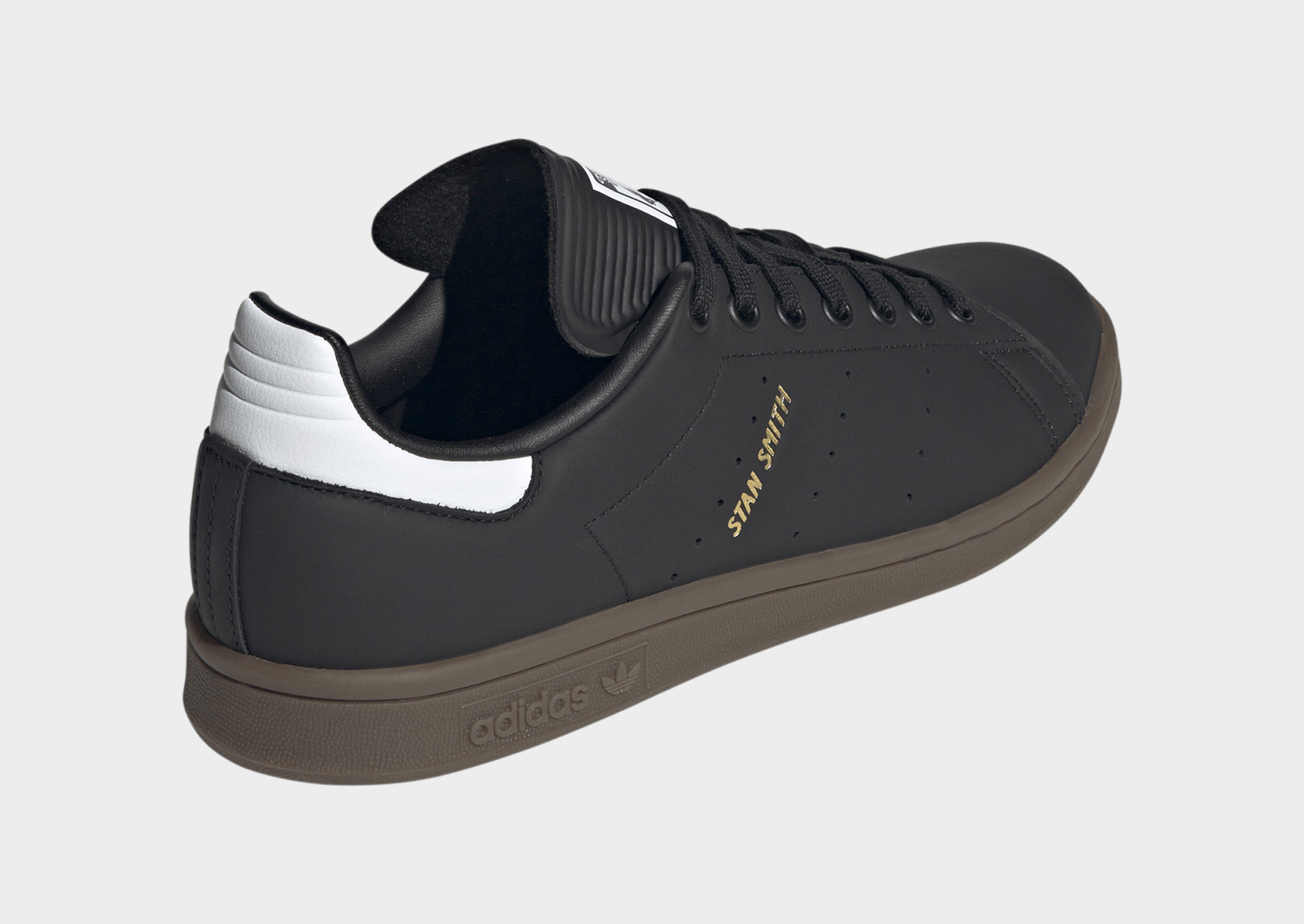 Stan smith black hot sale gum sole