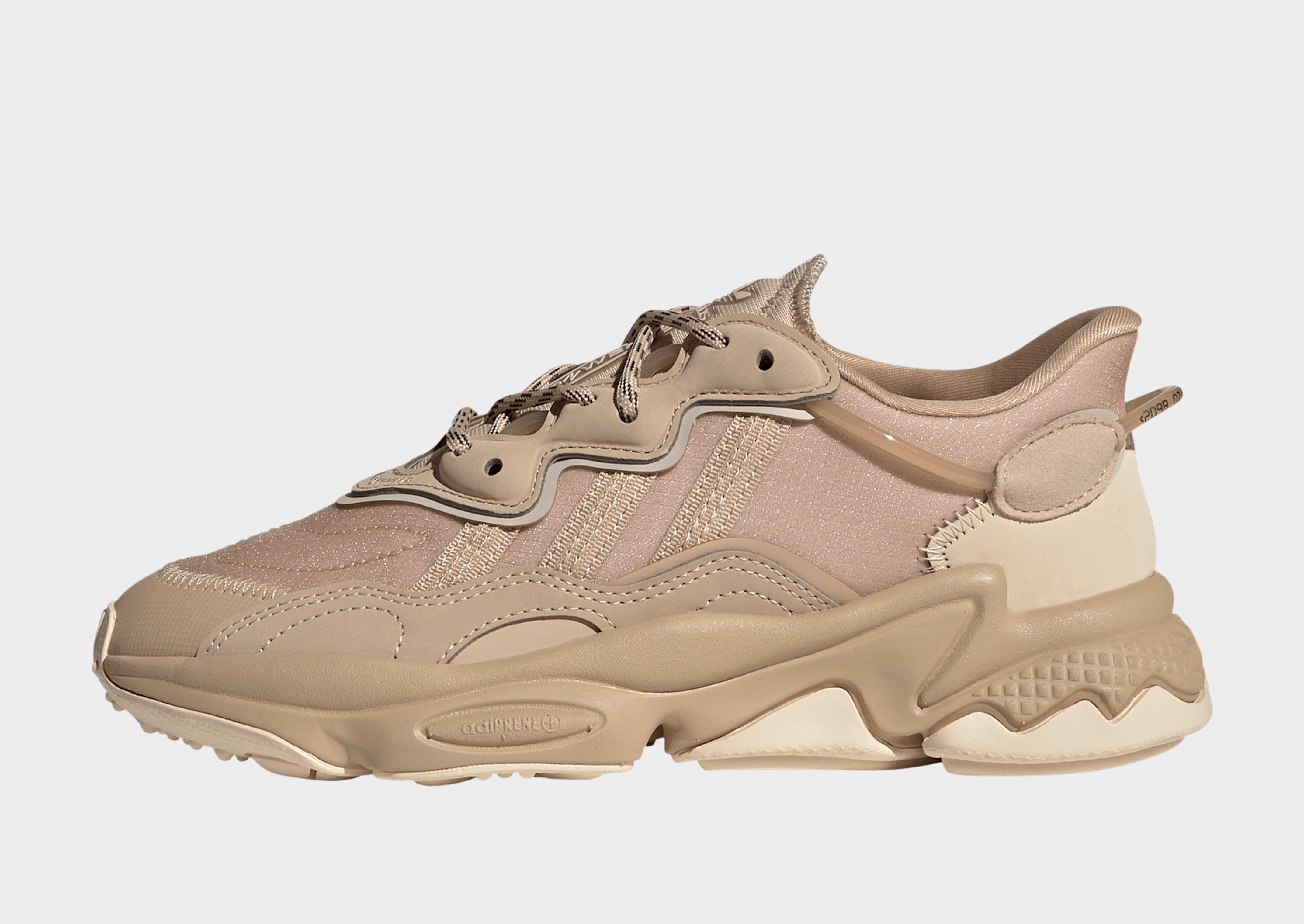 Beige hot sale adidas ozweego