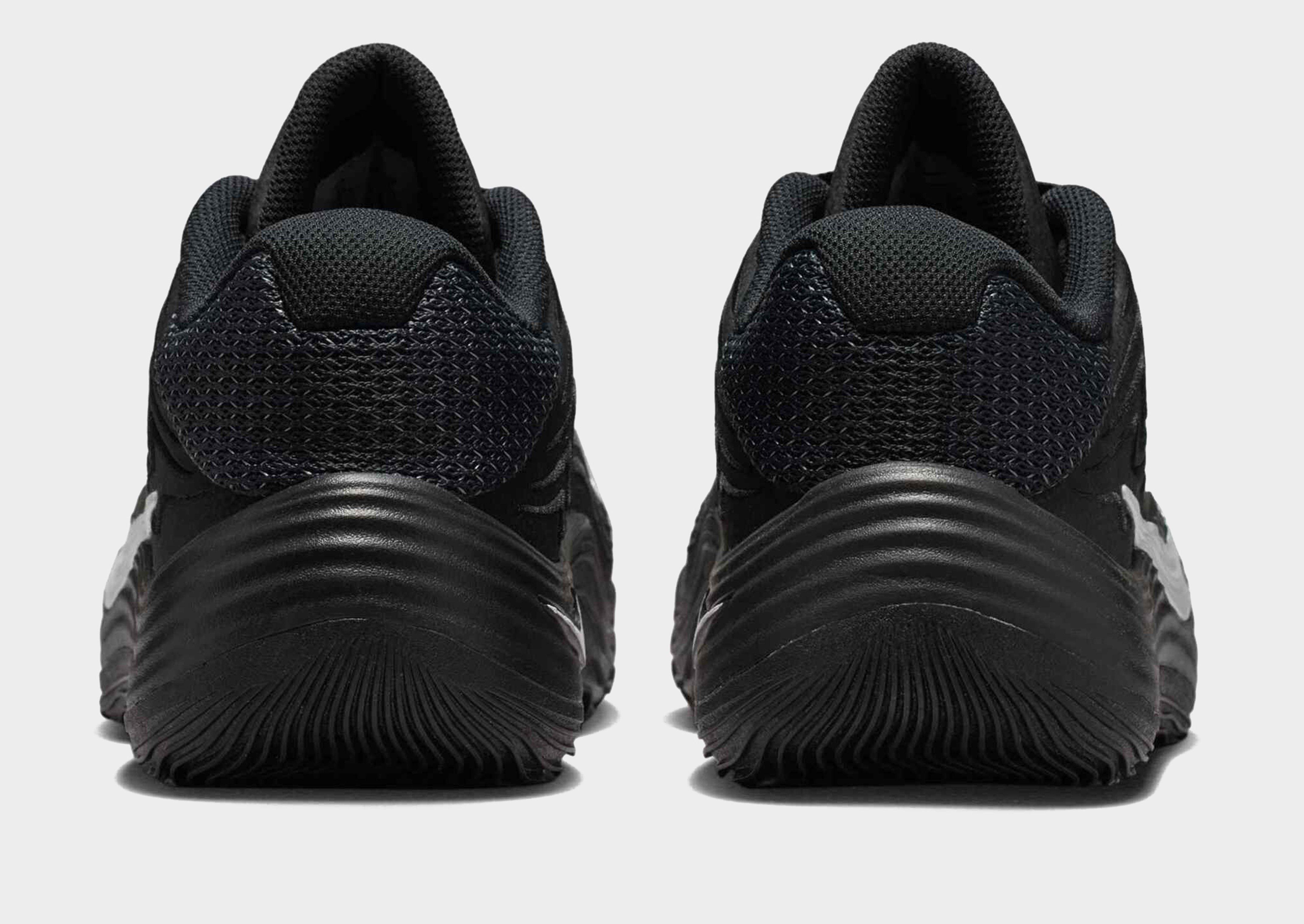Nike MEN'S BASKETBALL SHOES