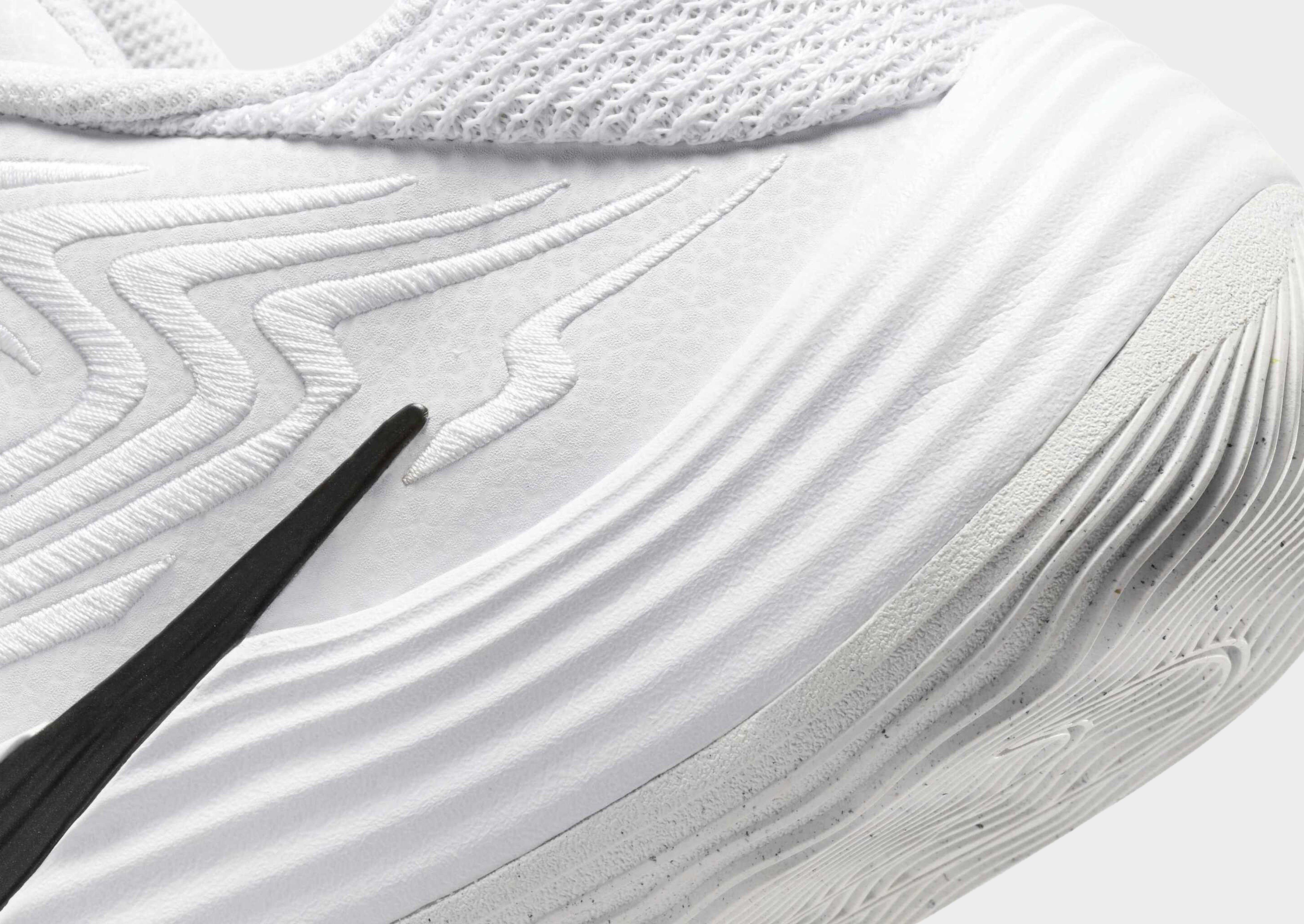 Nike MEN'S BASKETBALL SHOES