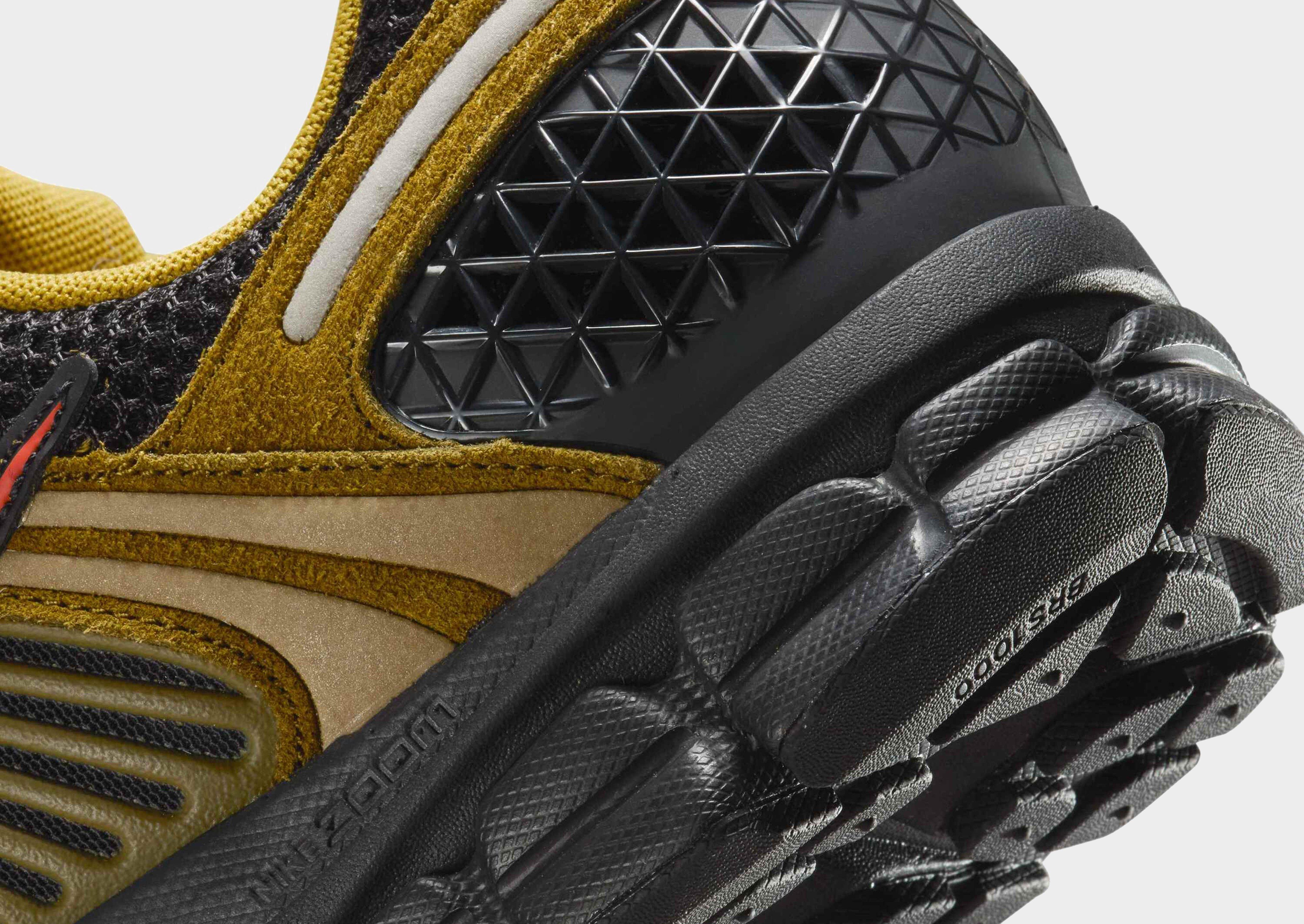 Nike MEN'S SHOES ZOOM VOMERO