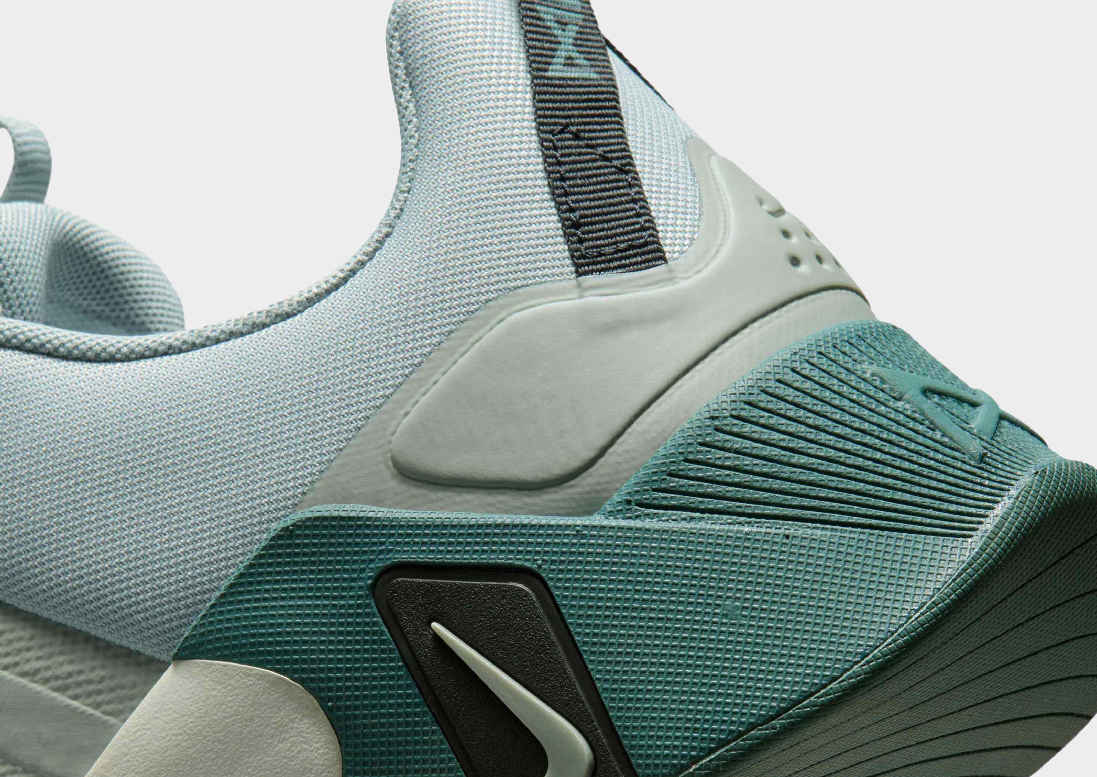Nike MEN'S TRAINING SHOES