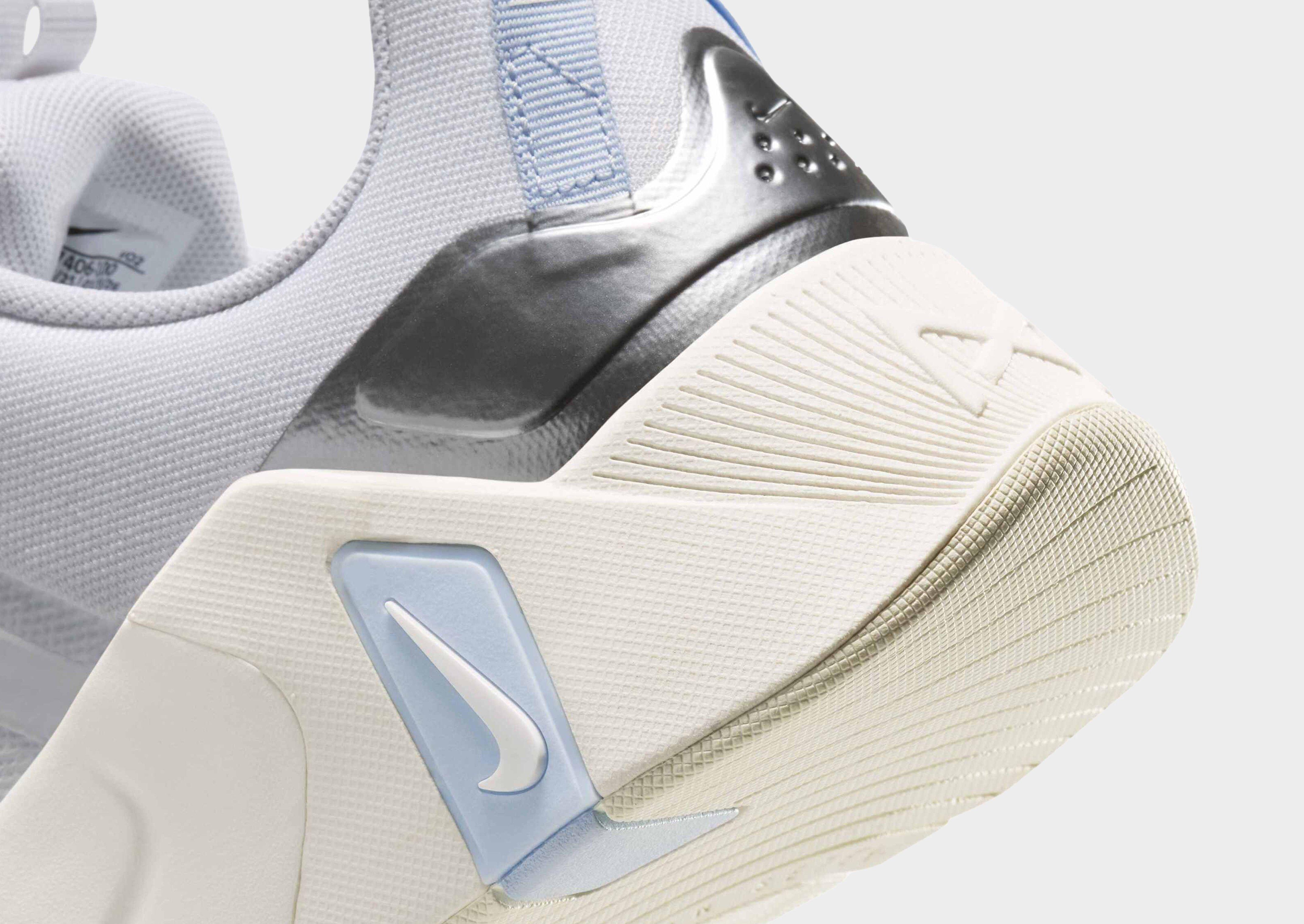 Nike WOMEN'S TRAINING SHOES
