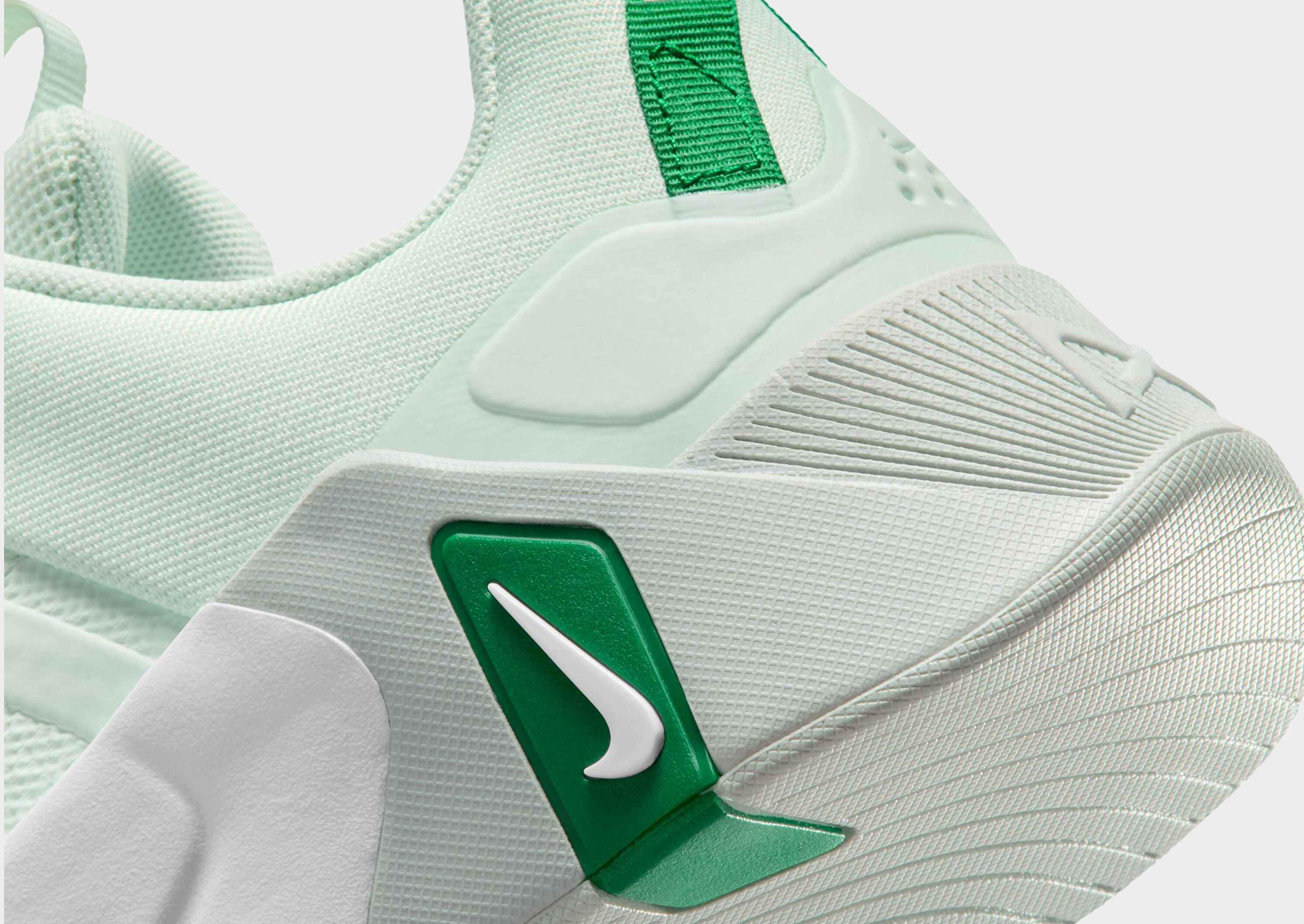 Nike WOMEN'S TRAINING SHOES