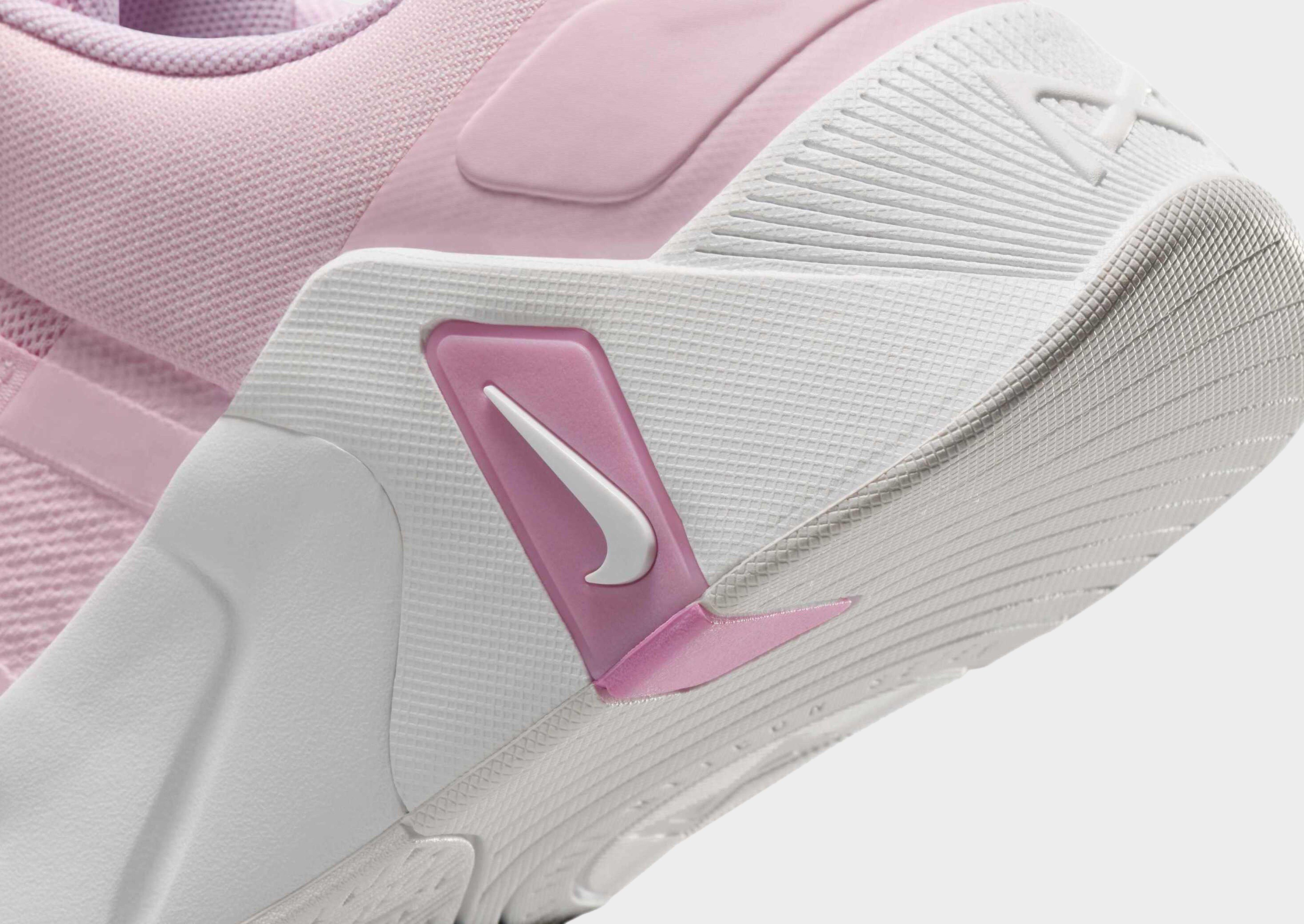 Nike WOMEN'S TRAINING SHOES