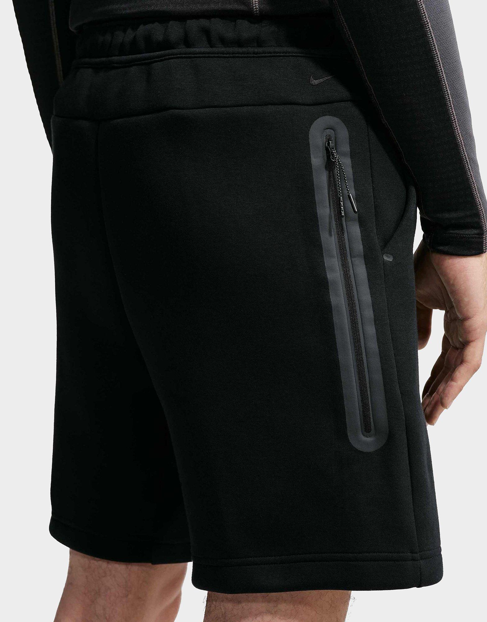 Nike TECH SHORT