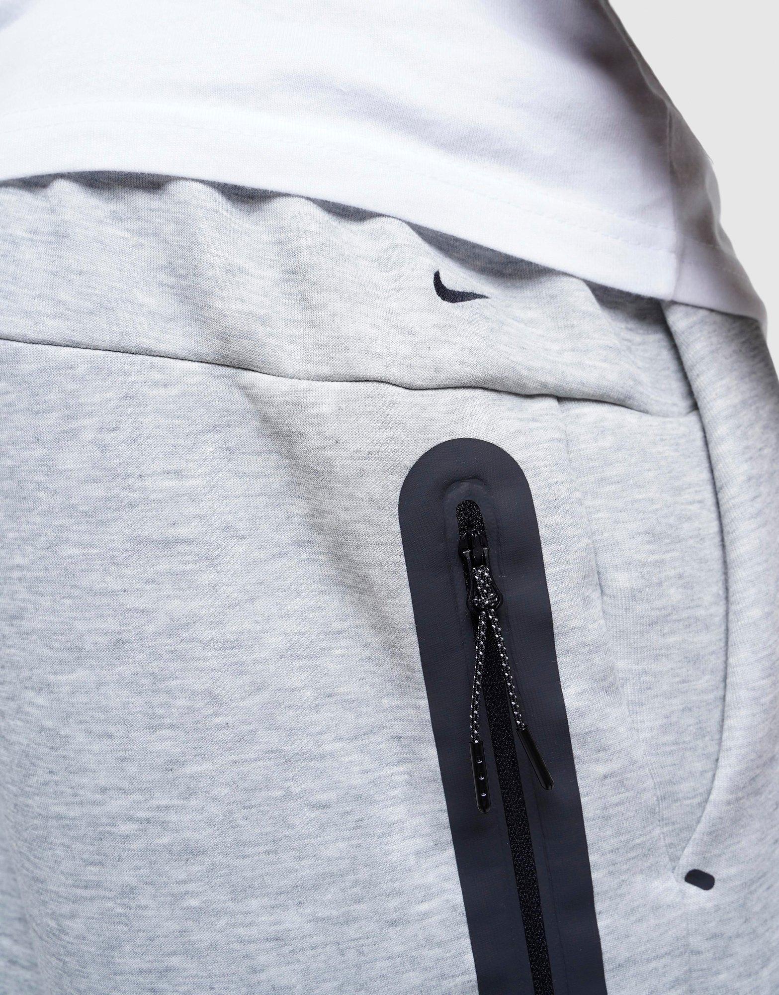 Nike TECH SHORT