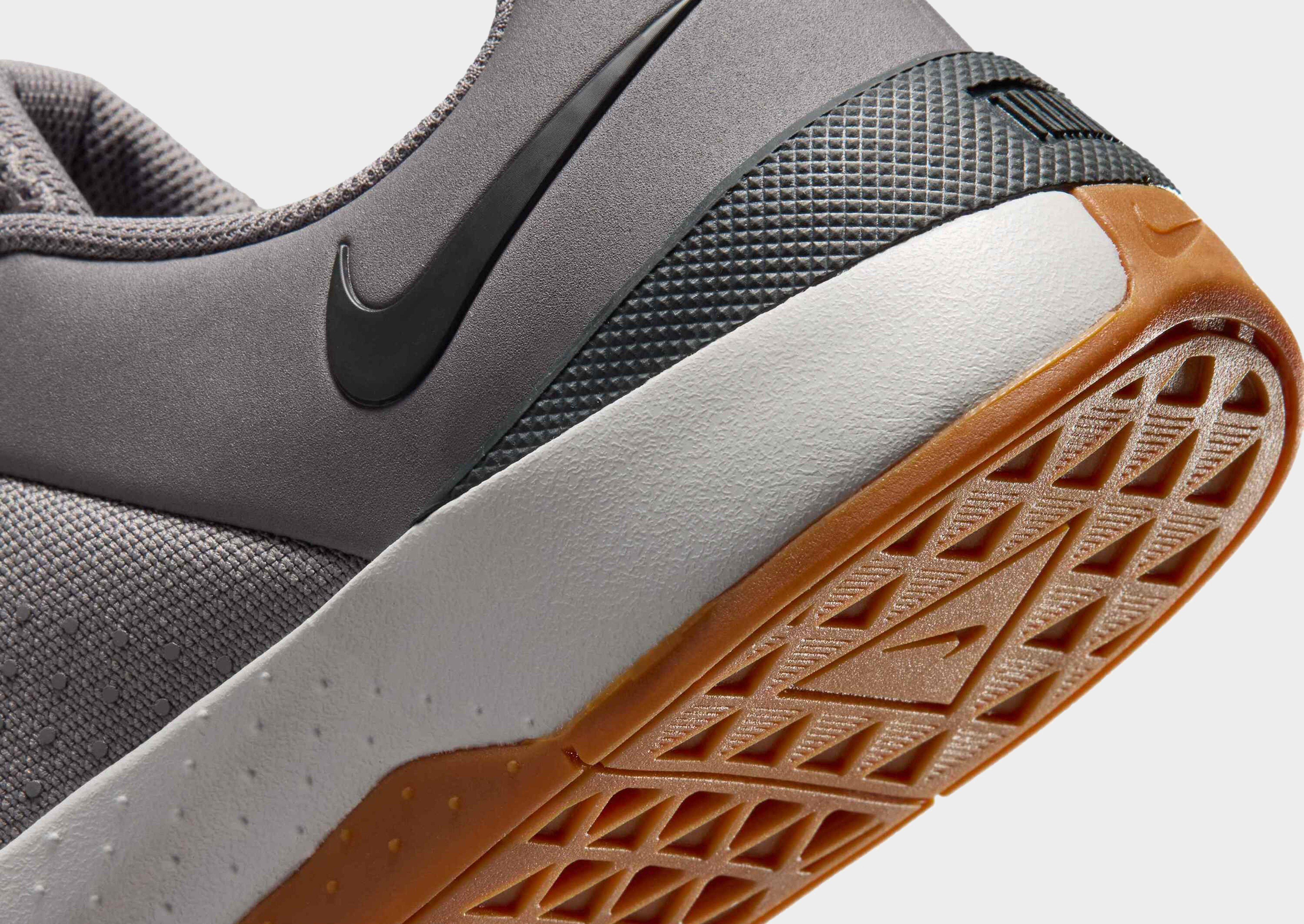 Nike MEN'S TRAINING SHOES MC